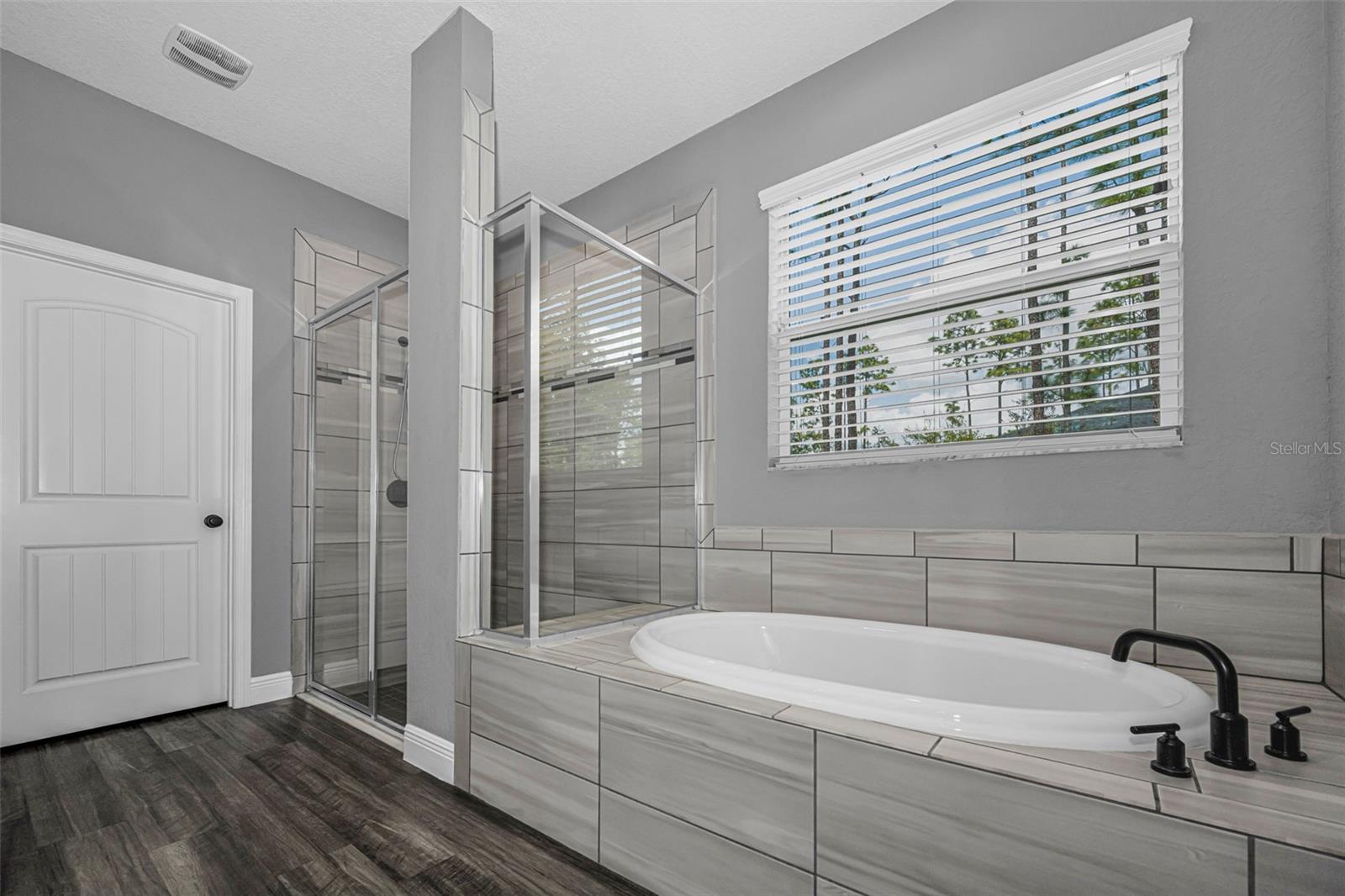 Listing photo id 15 for 15747 Sago Drive