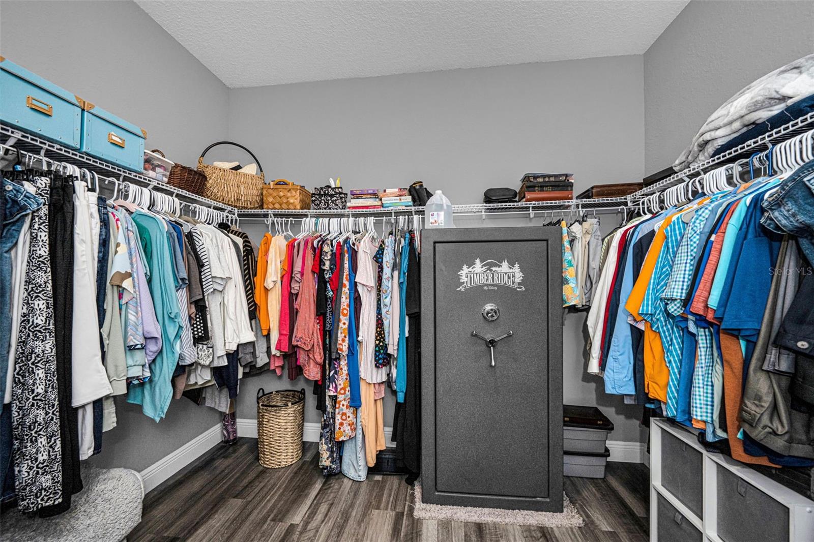 Listing photo id 17 for 15747 Sago Drive