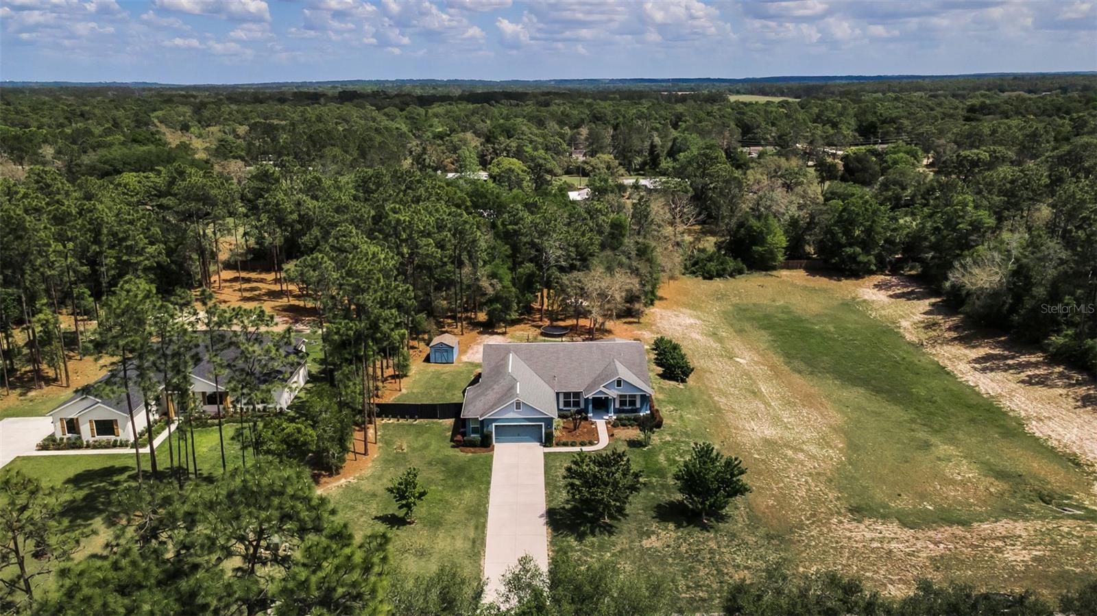 Listing photo id 18 for 15747 Sago Drive