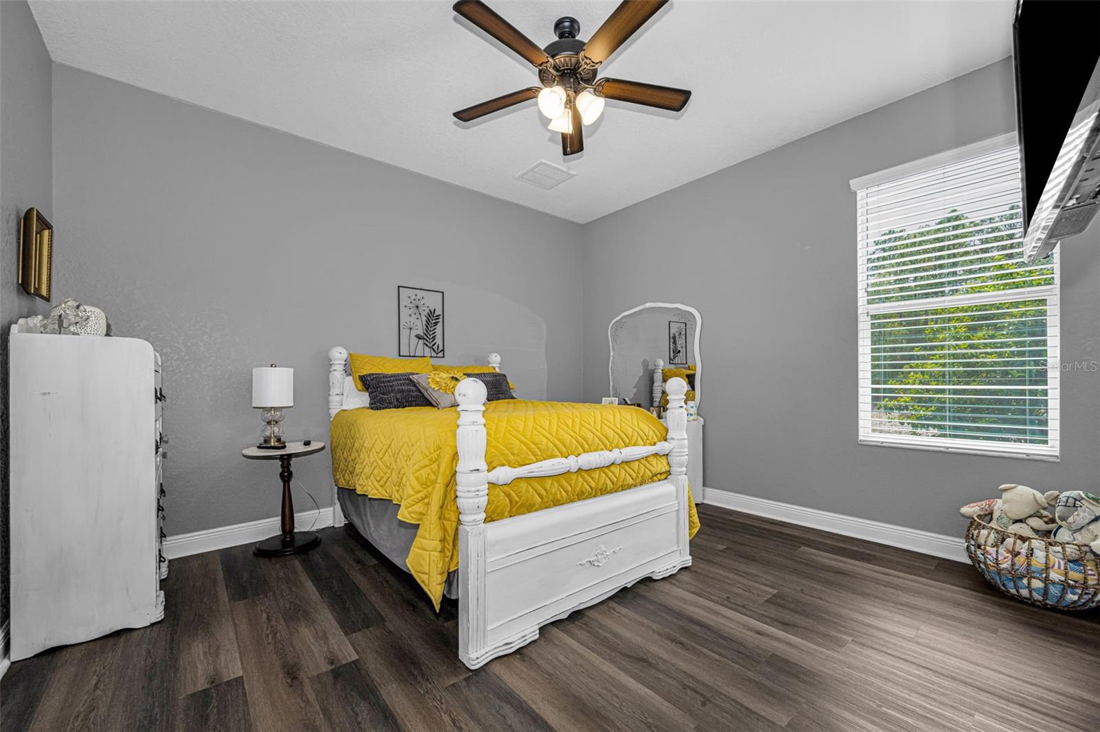 Listing photo id 22 for 15747 Sago Drive