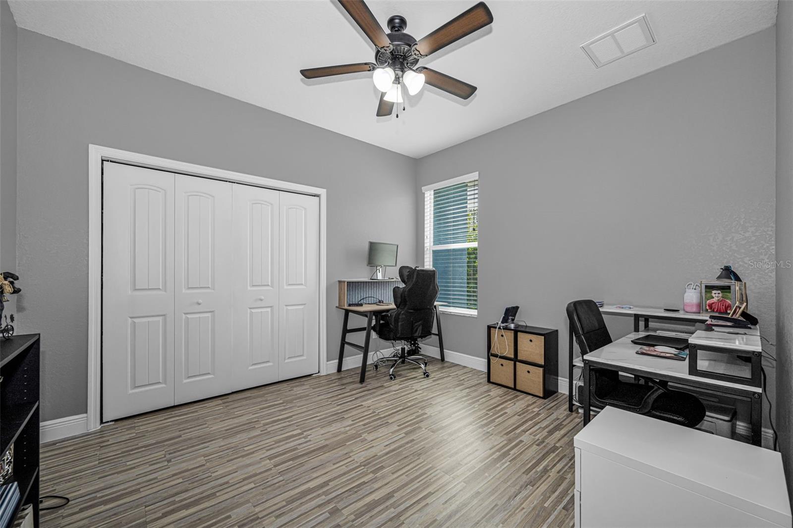 Listing photo id 28 for 15747 Sago Drive