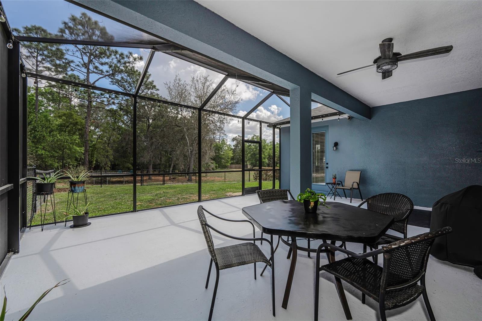 Listing photo id 33 for 15747 Sago Drive