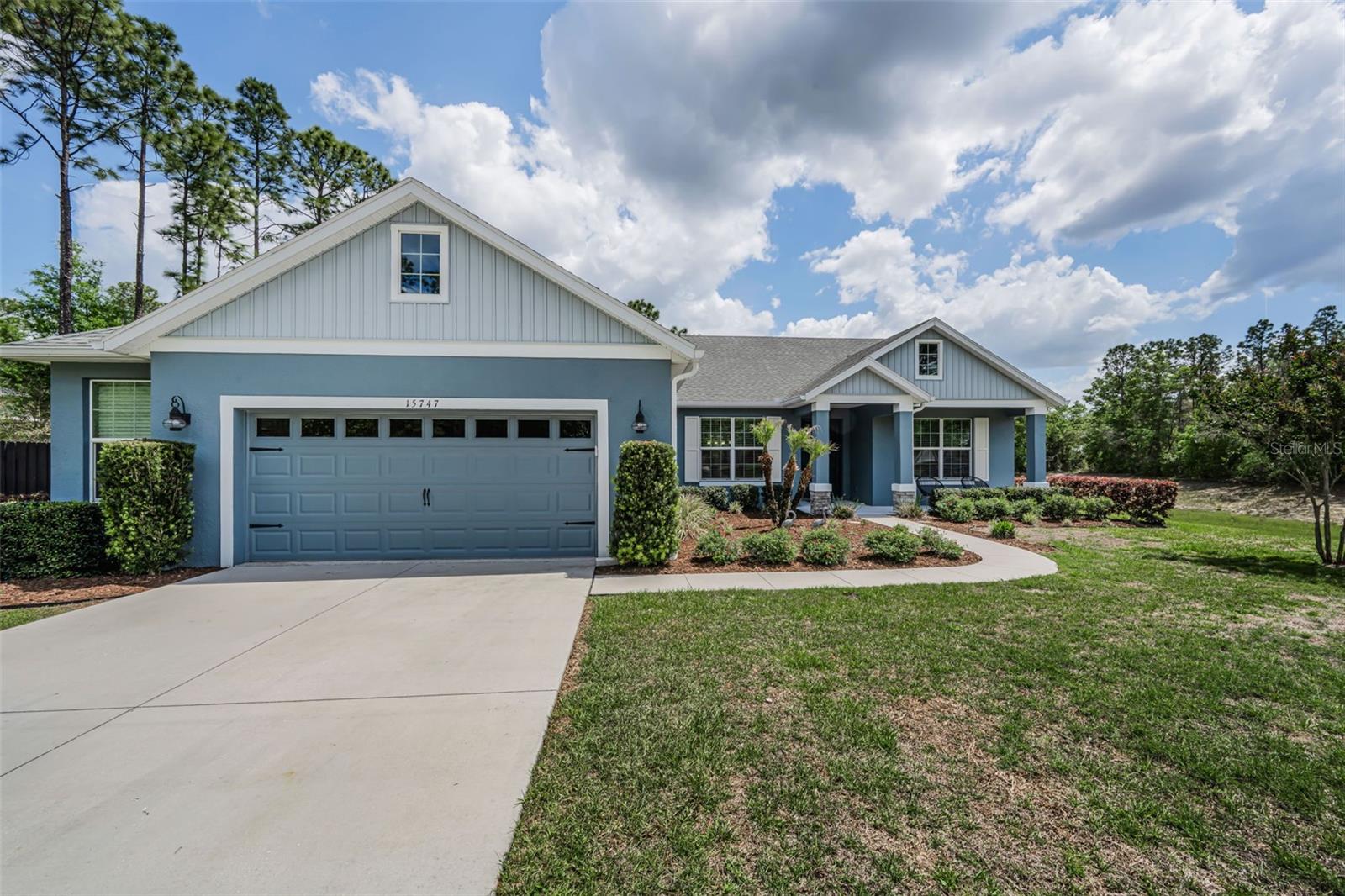 Listing photo id 45 for 15747 Sago Drive