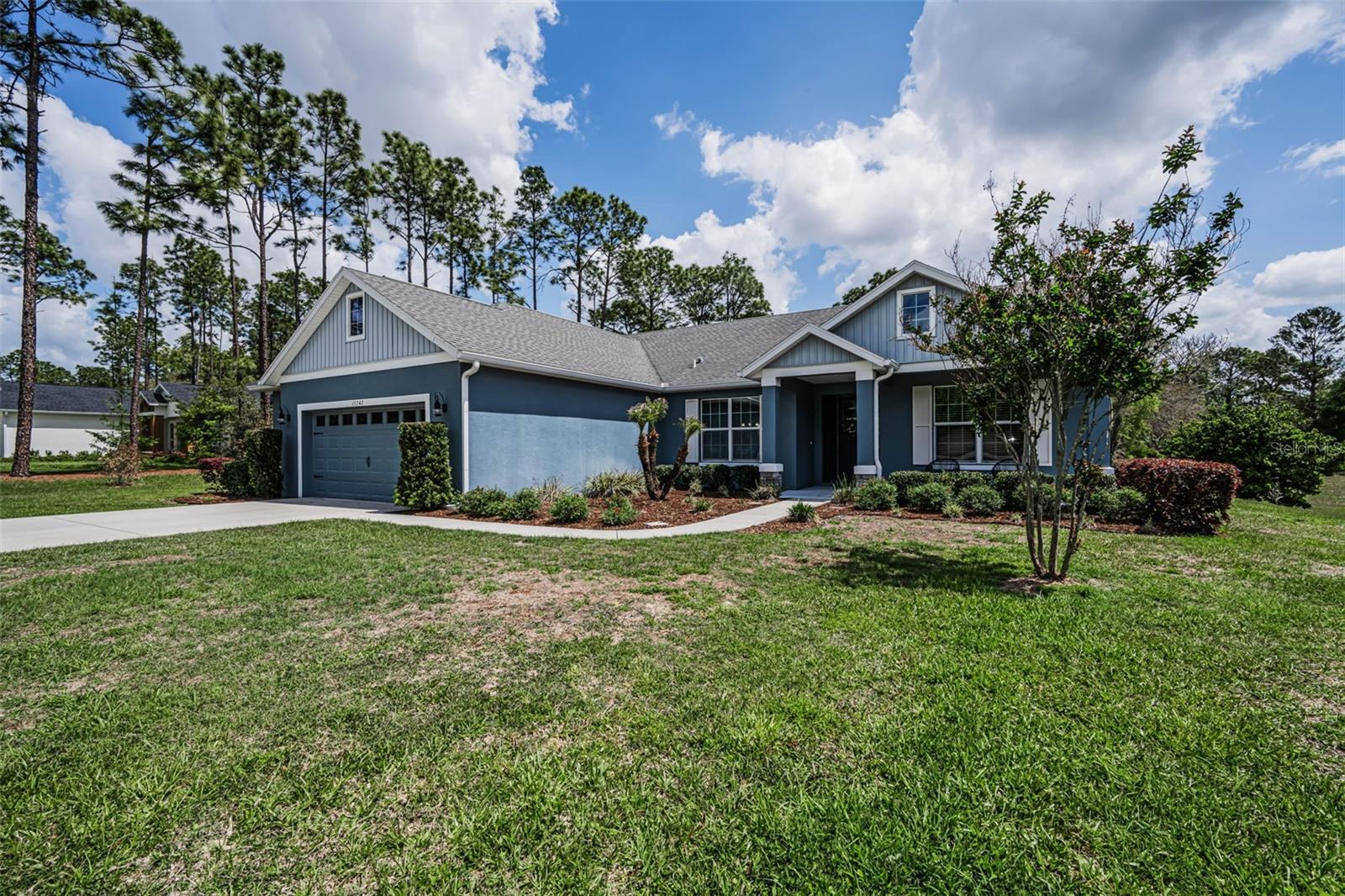 Listing photo id 56 for 15747 Sago Drive