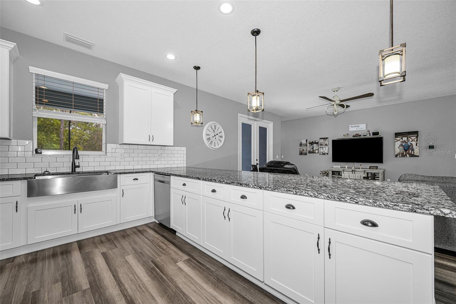 Listing photo id 71 for 15747 Sago Drive