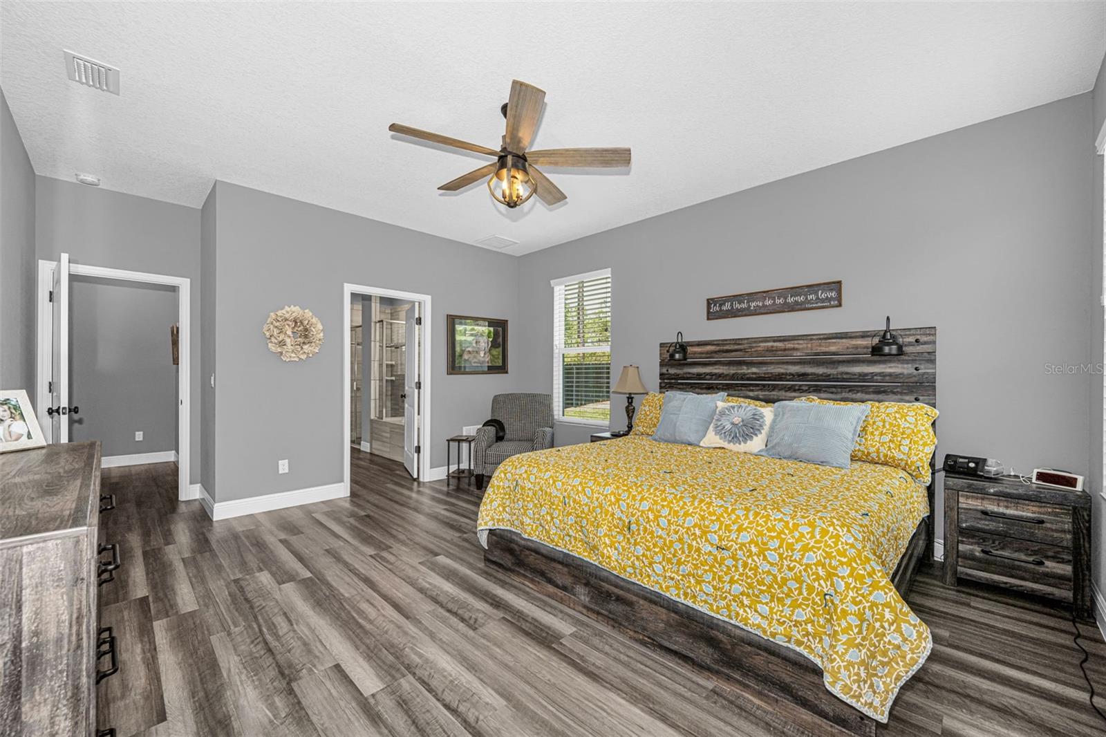 Listing photo id 72 for 15747 Sago Drive