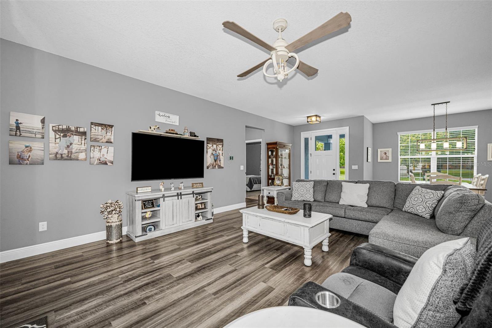 Listing photo id 6 for 15747 Sago Drive