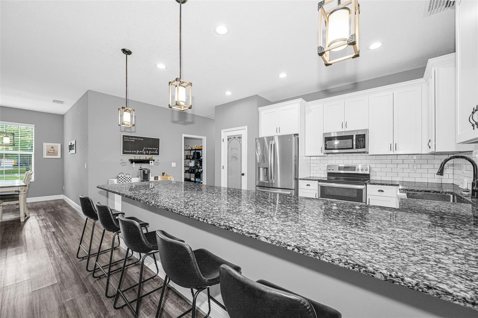 Listing photo id 7 for 15747 Sago Drive