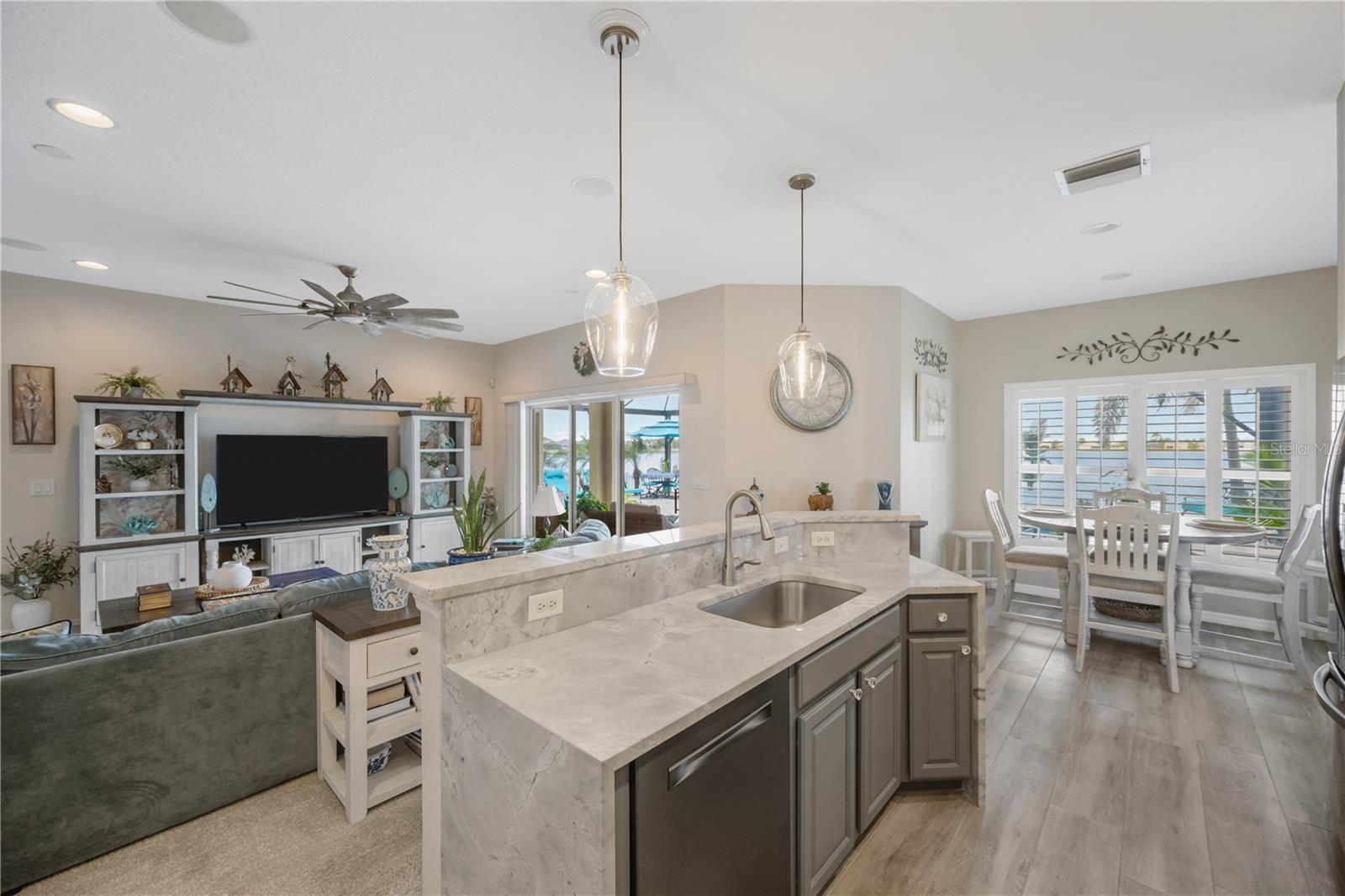 Image 19 of 54 For 1842 Mira Lago Circle