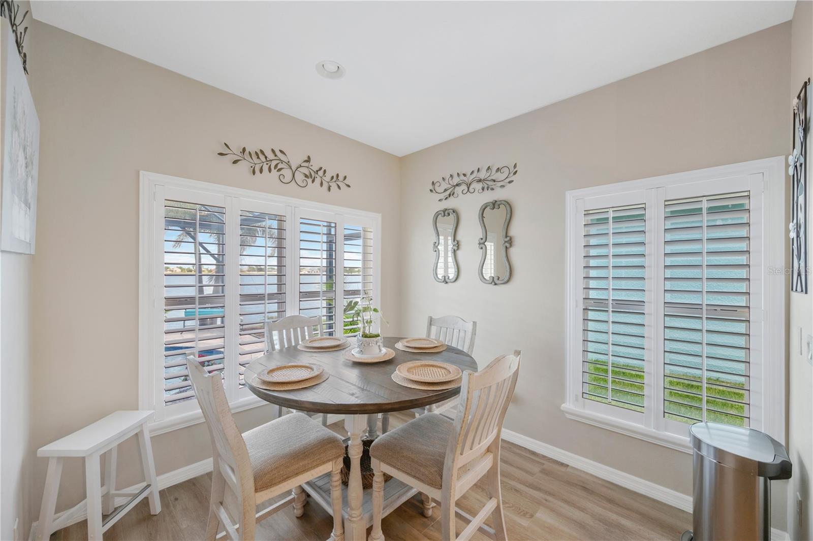 Image 23 of 54 For 1842 Mira Lago Circle