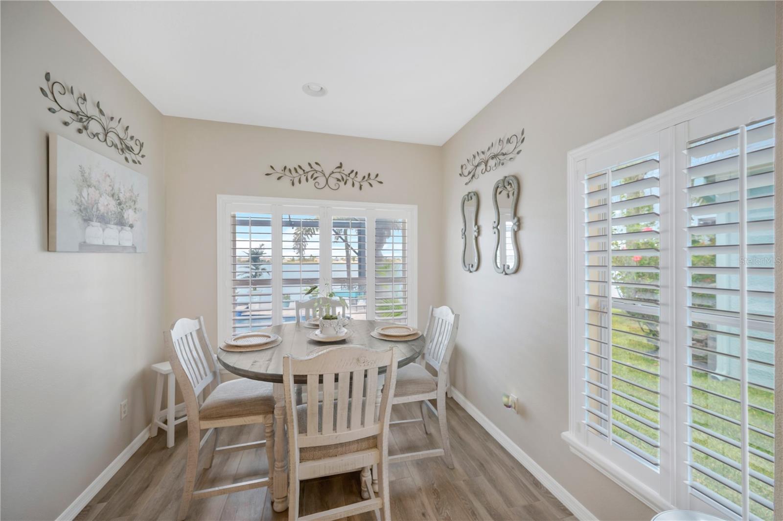 Image 24 of 54 For 1842 Mira Lago Circle