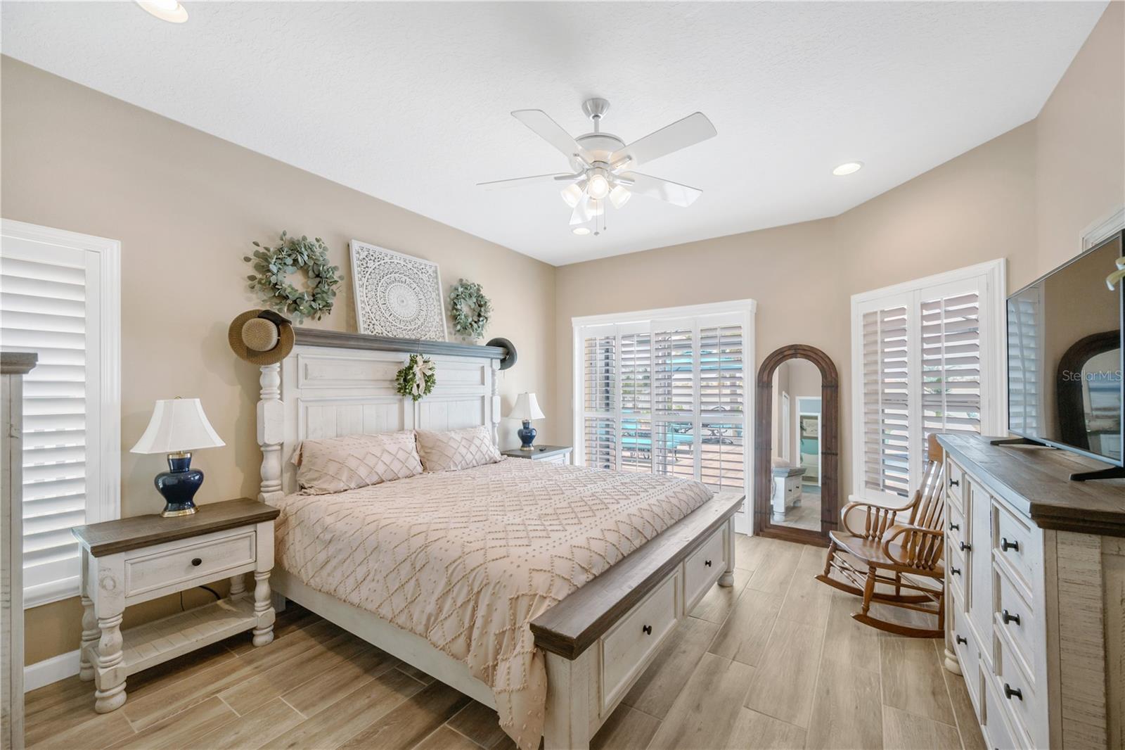 Image 25 of 54 For 1842 Mira Lago Circle