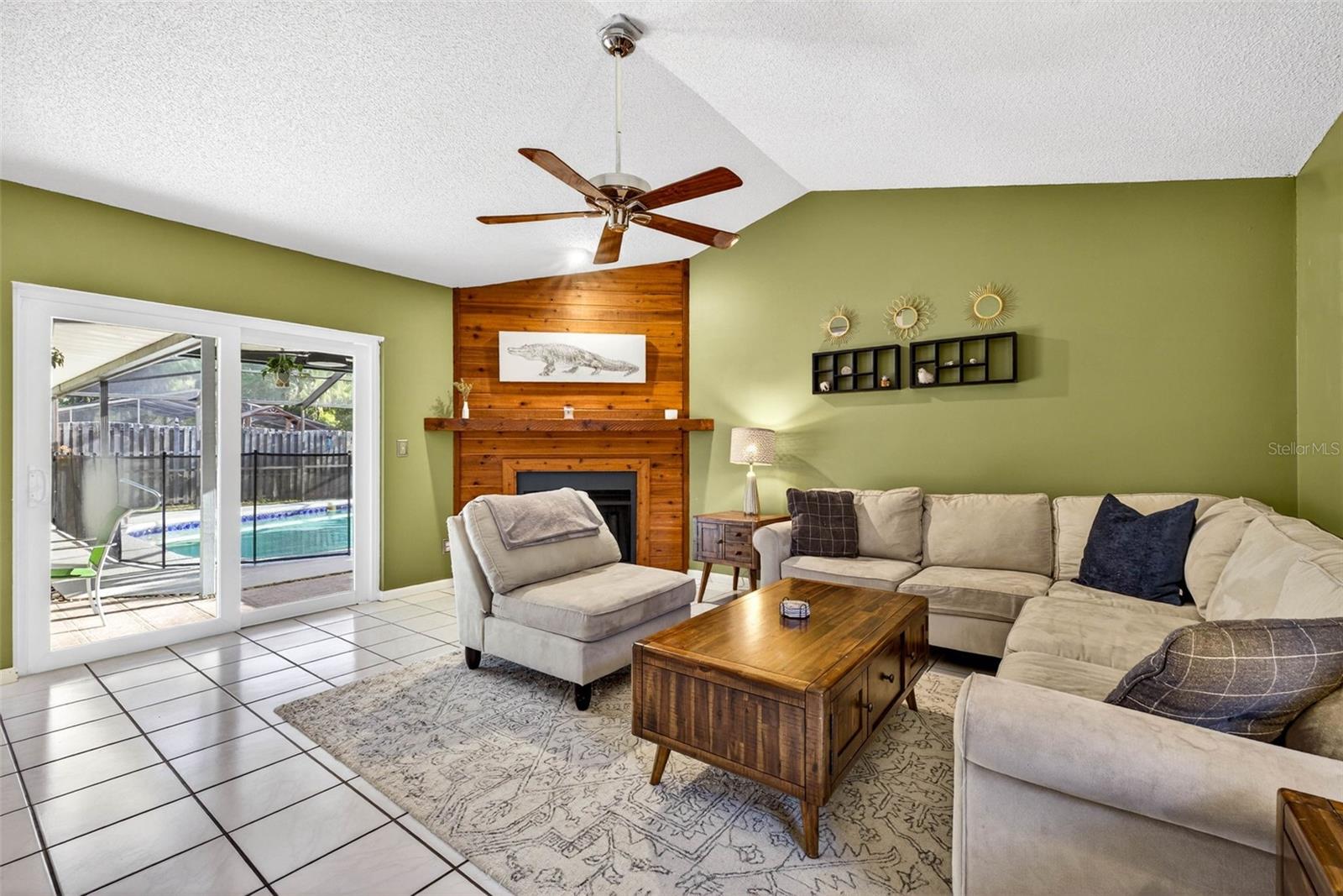 Image 22 of 63 For 12913 Rain Forest Street