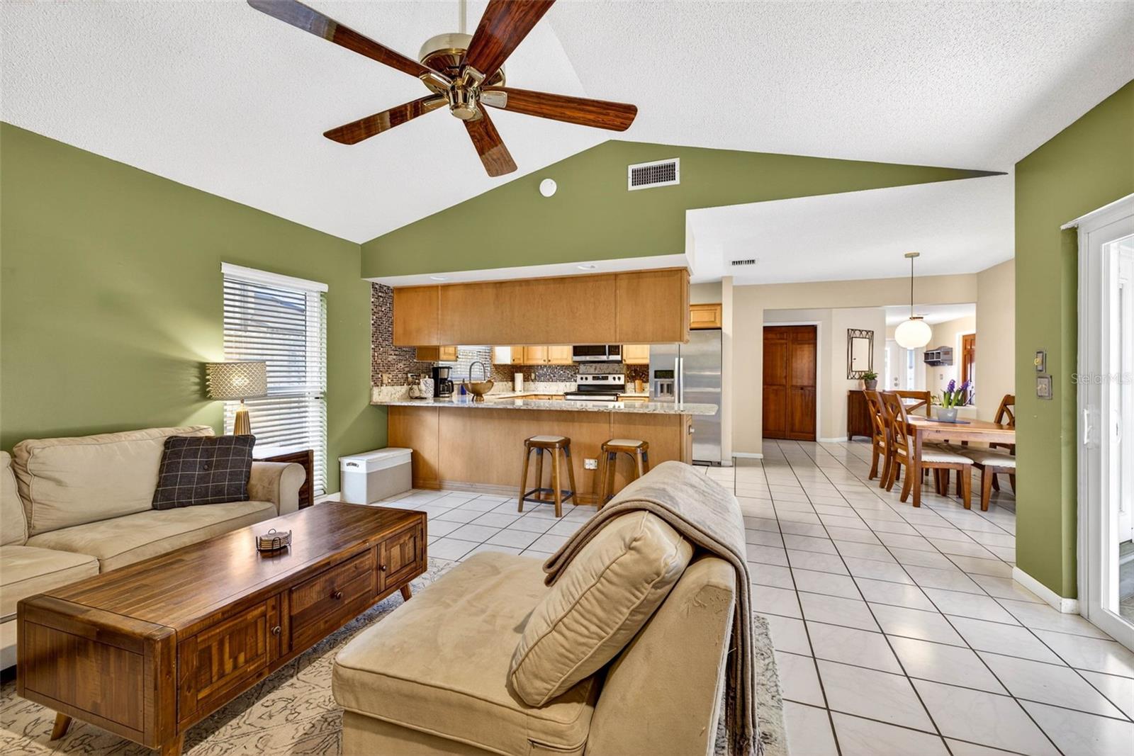 Image 23 of 63 For 12913 Rain Forest Street