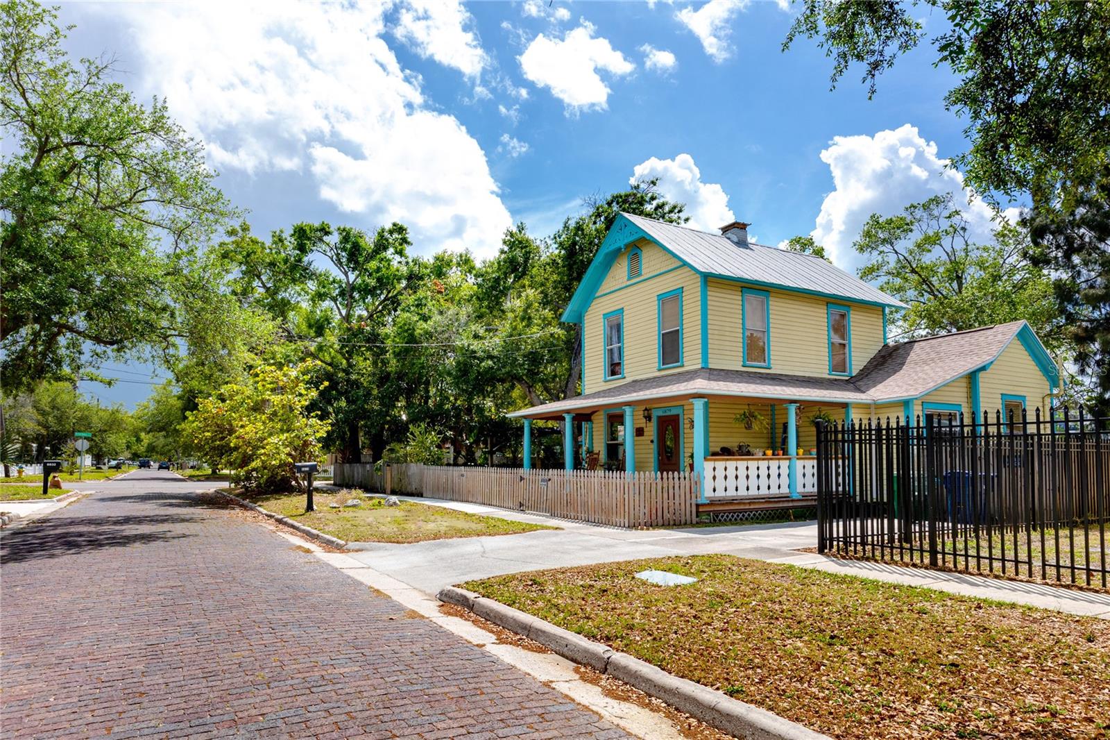 Image 4 of 38 For 6829 Fitzgerald Street