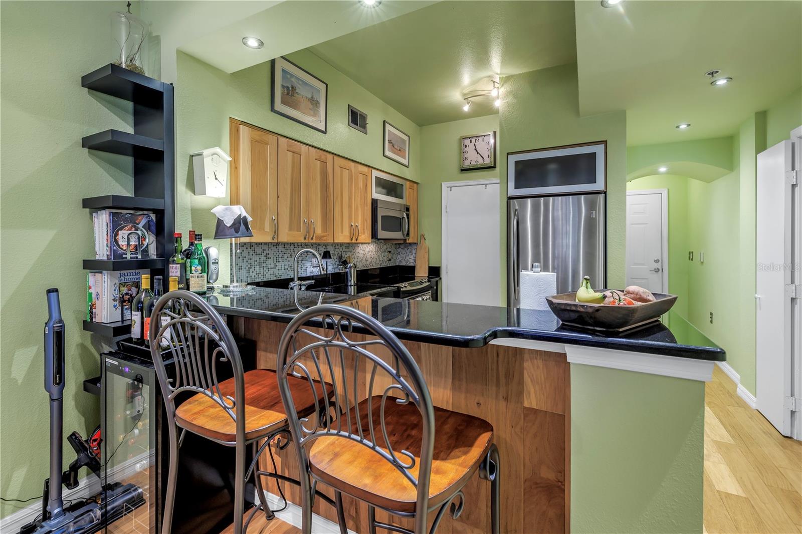 Image 19 of 86 For 100 4th Avenue S 207