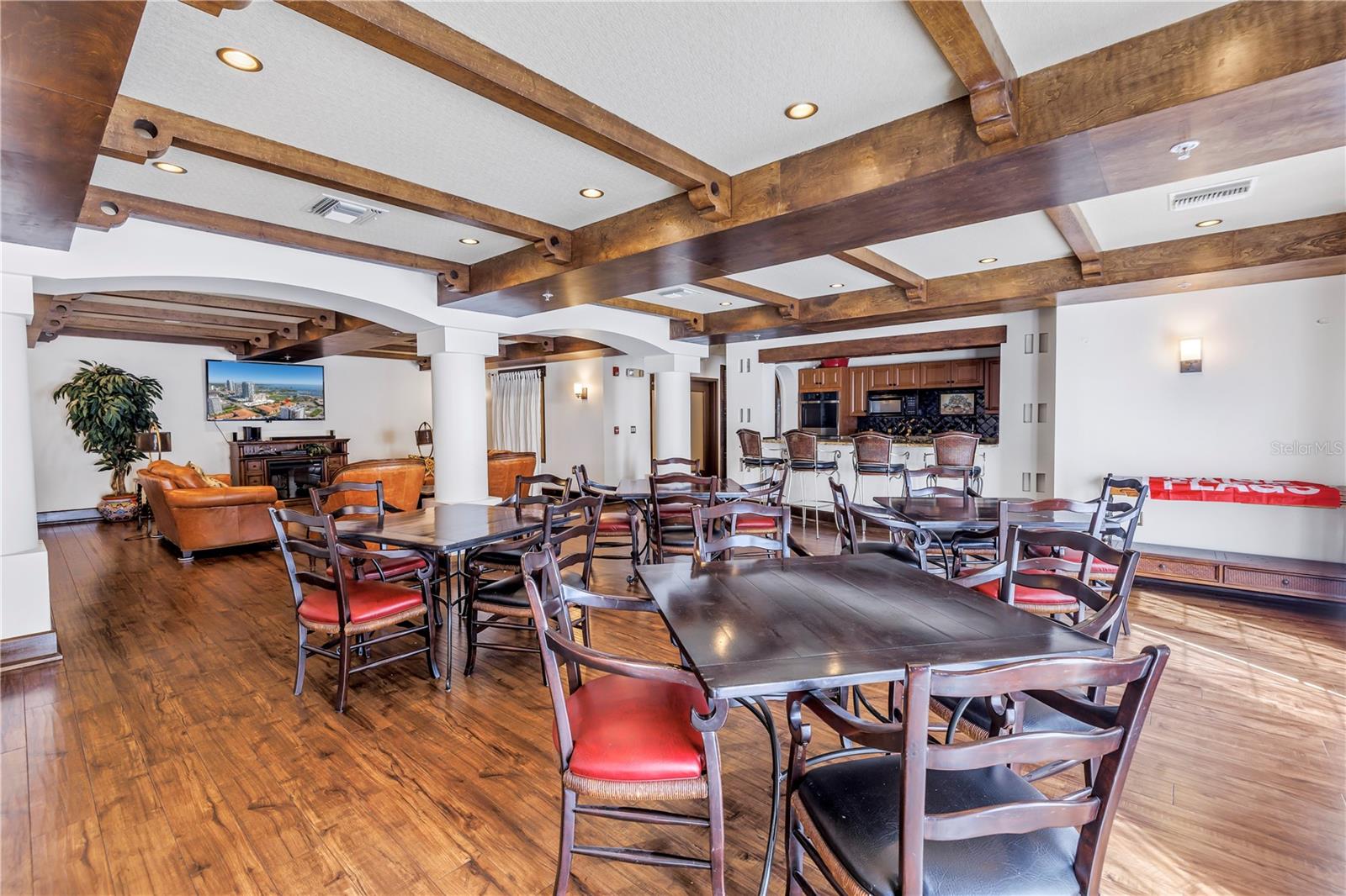 Image 35 of 86 For 100 4th Avenue S 207