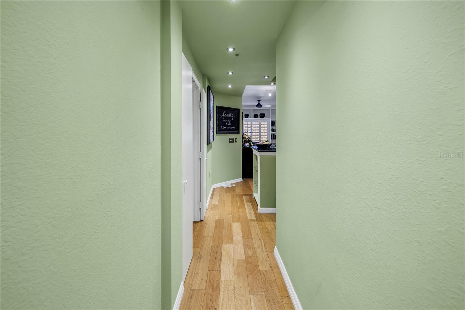 Image 5 of 86 For 100 4th Avenue S 207