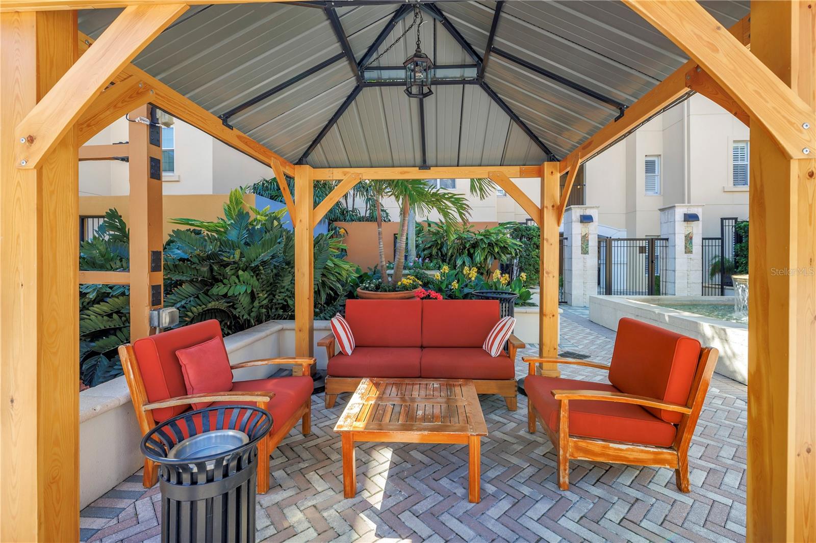 Image 50 of 86 For 100 4th Avenue S 207