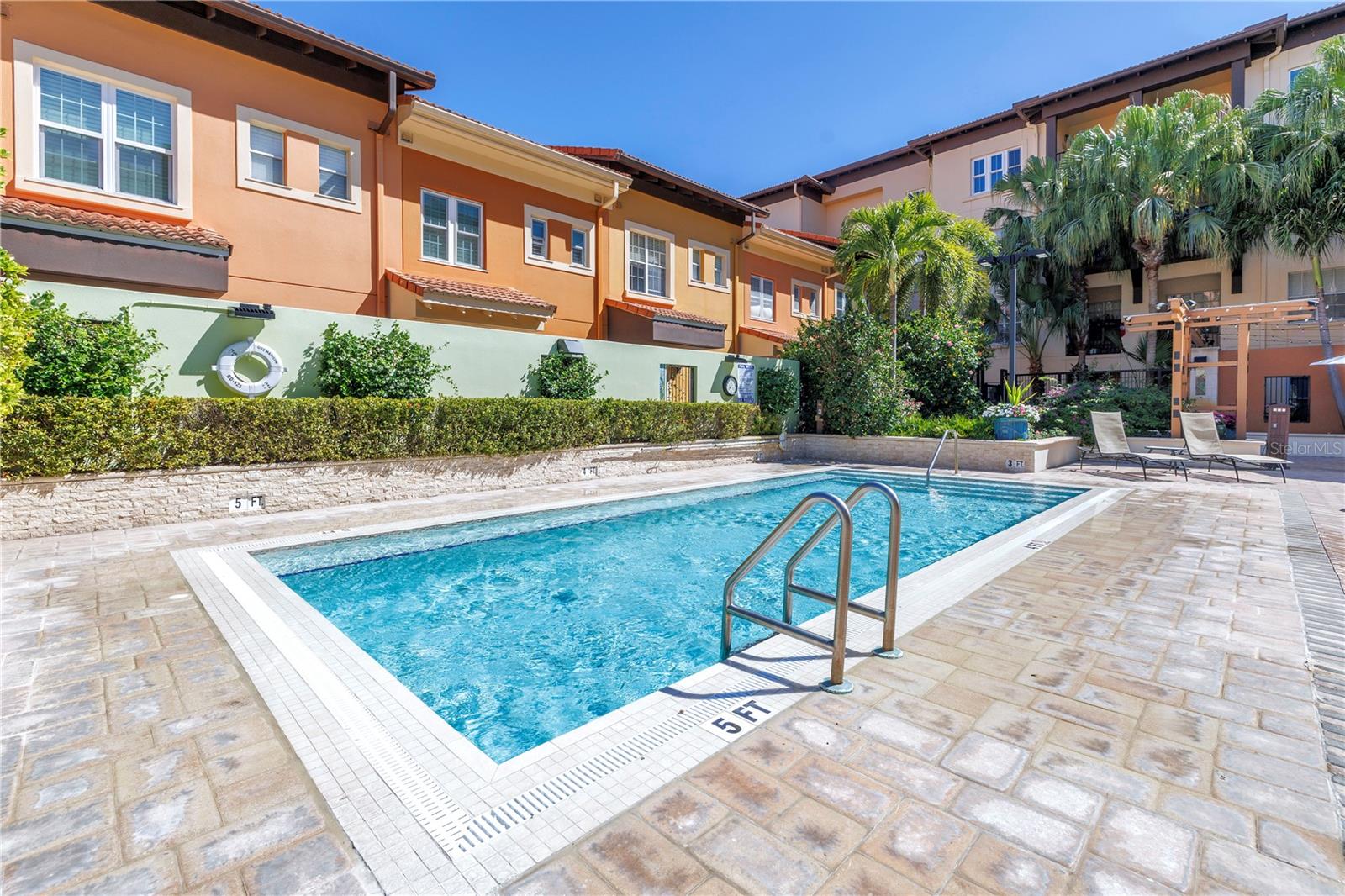 Image 54 of 86 For 100 4th Avenue S 207