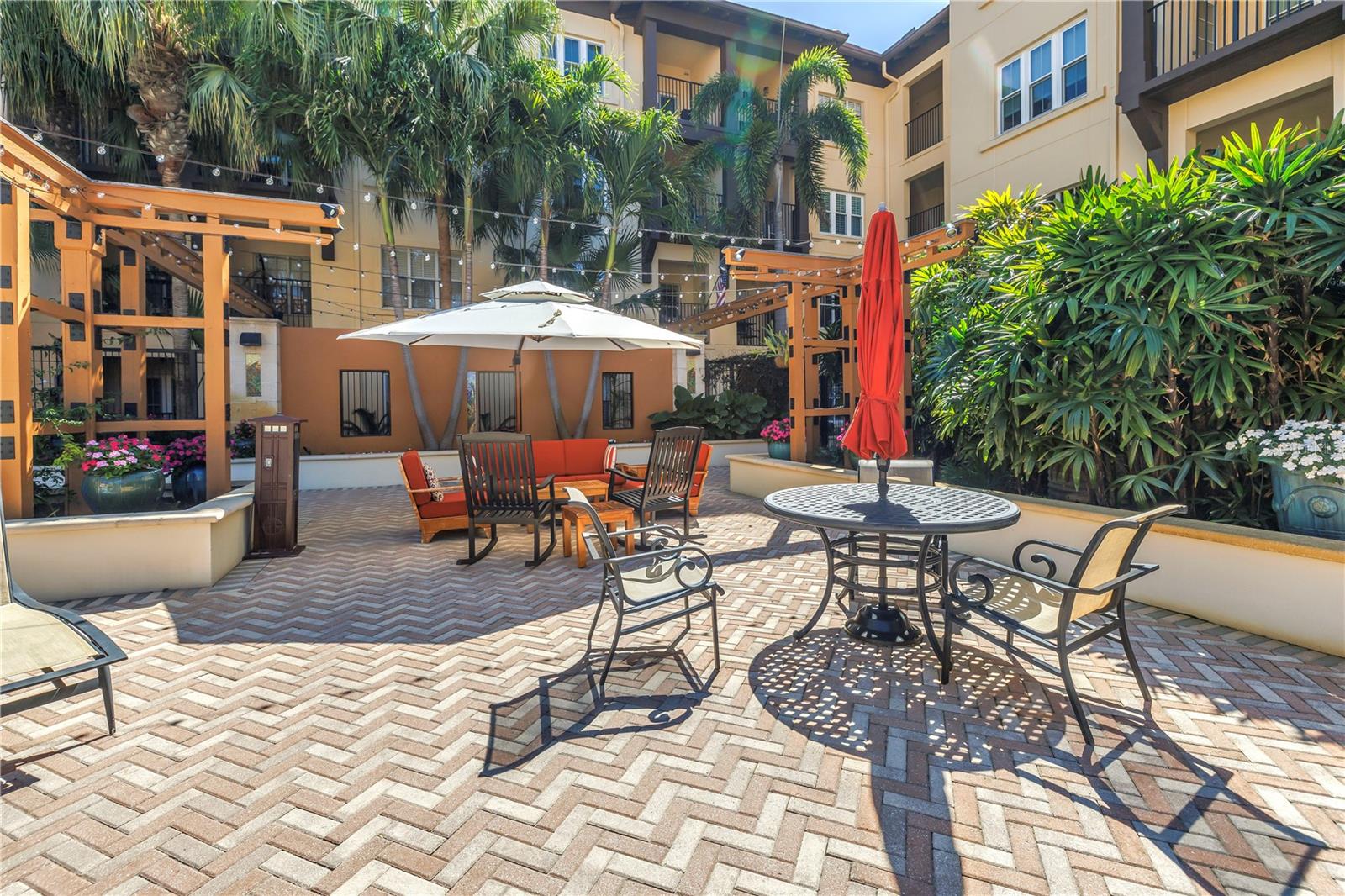 Image 57 of 86 For 100 4th Avenue S 207