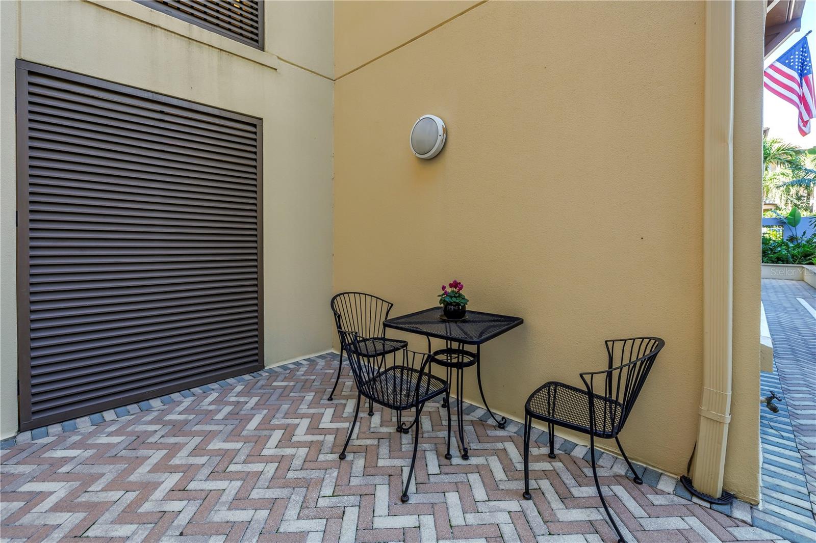 Image 60 of 86 For 100 4th Avenue S 207