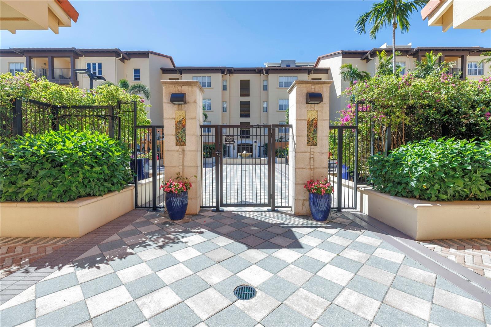 Image 62 of 86 For 100 4th Avenue S 207