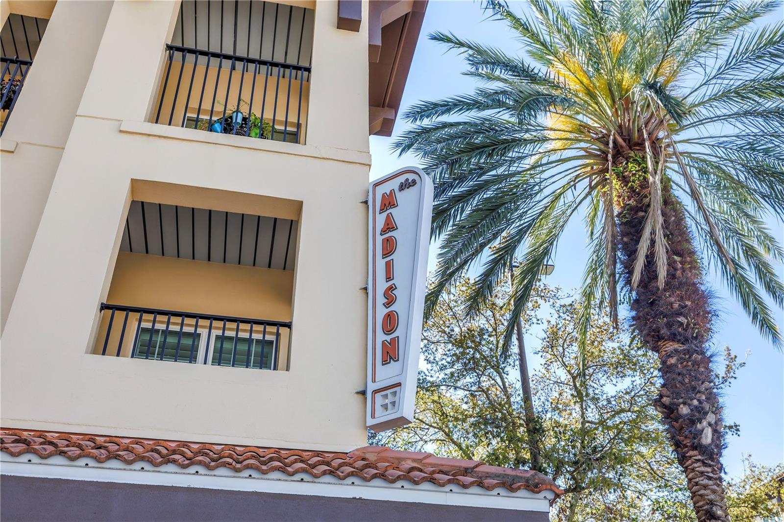 Image 69 of 86 For 100 4th Avenue S 207