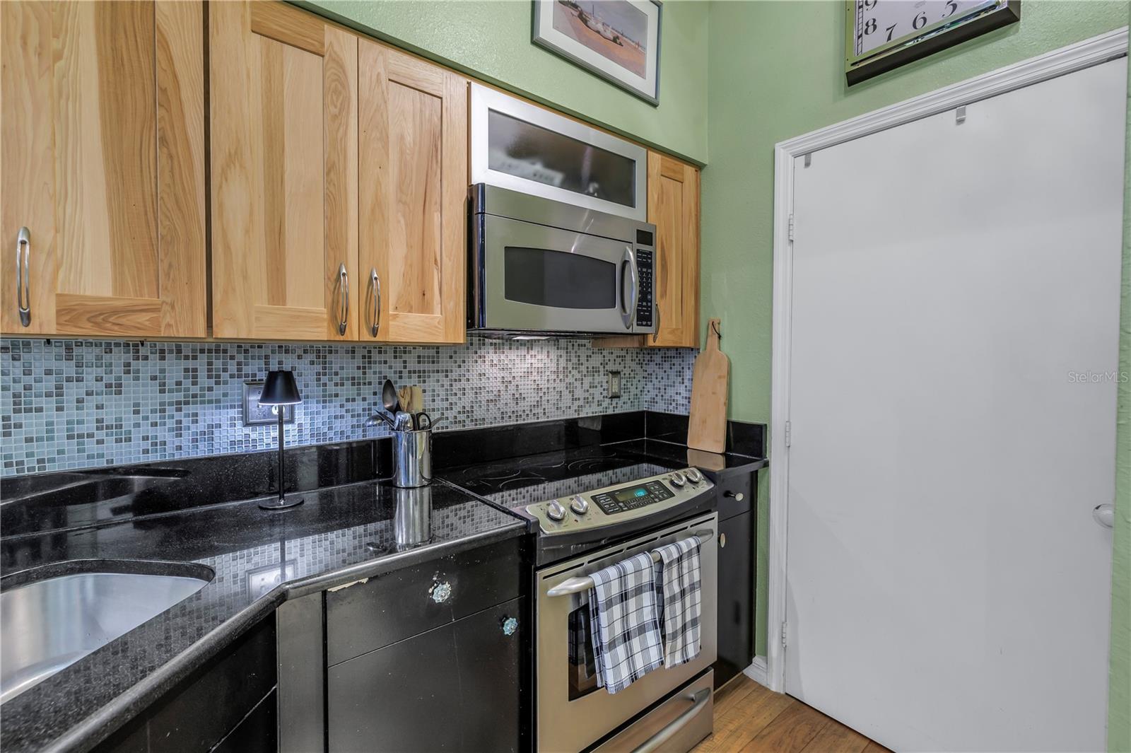 Image 8 of 86 For 100 4th Avenue S 207