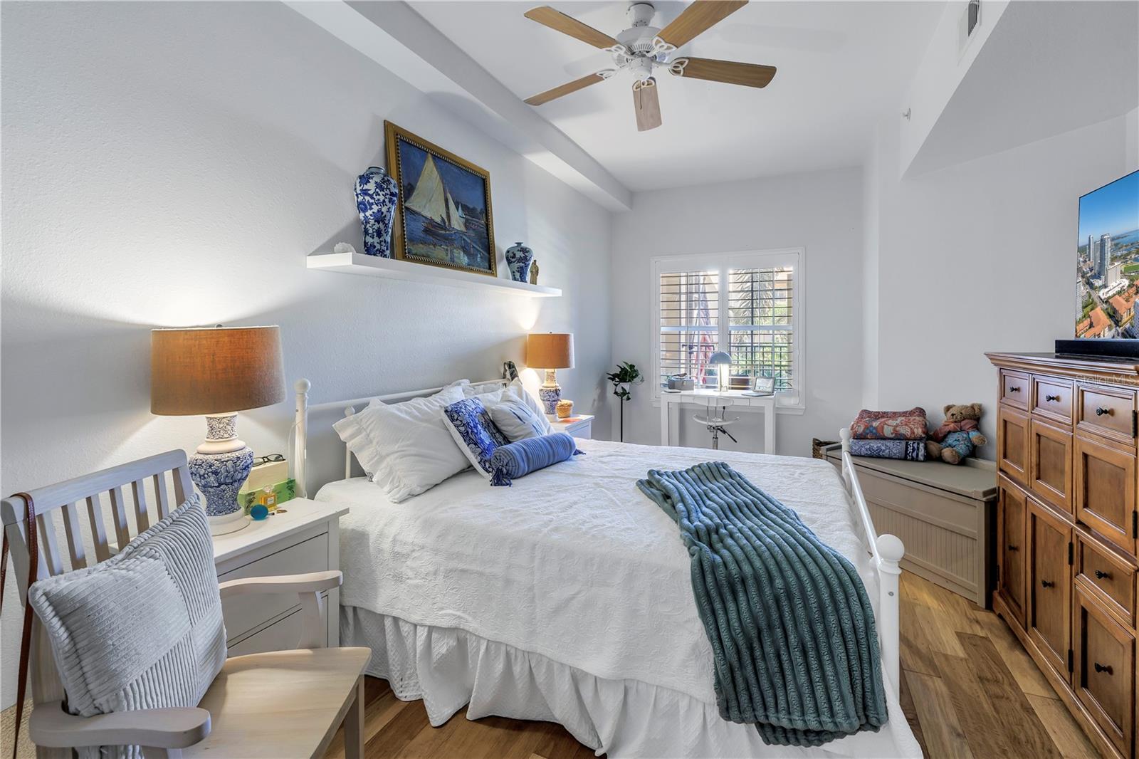 Image 9 of 86 For 100 4th Avenue S 207