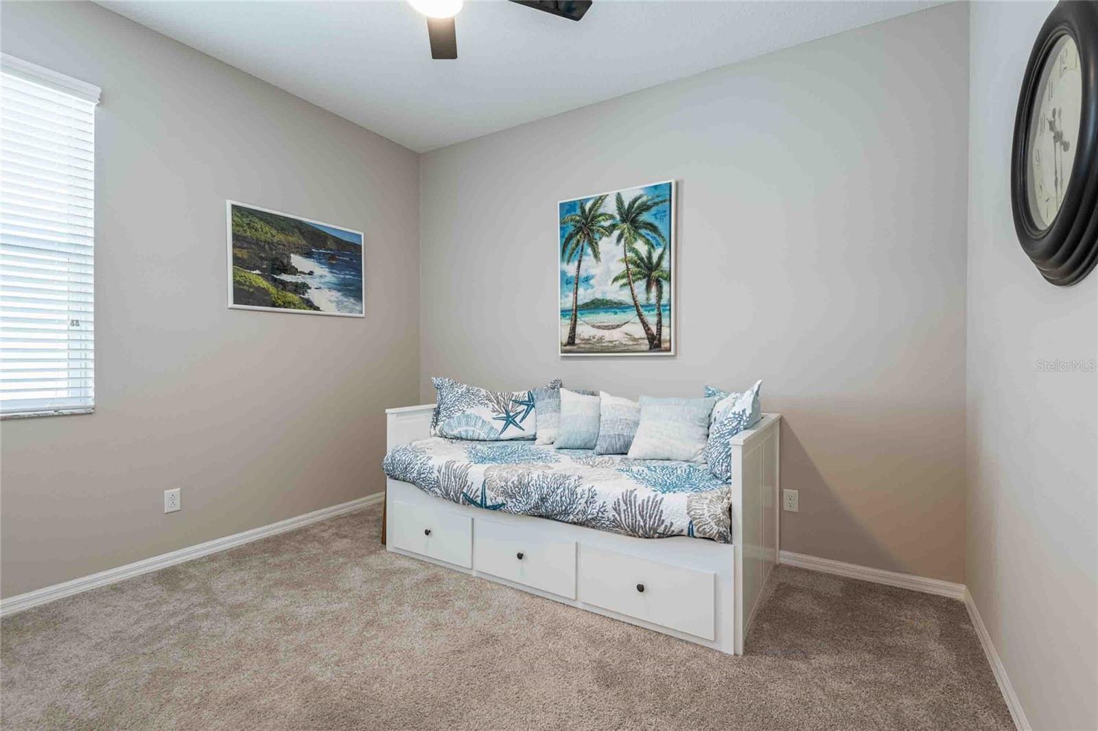 Listing photo id 11 for 8306 Bluevine Sky Drive