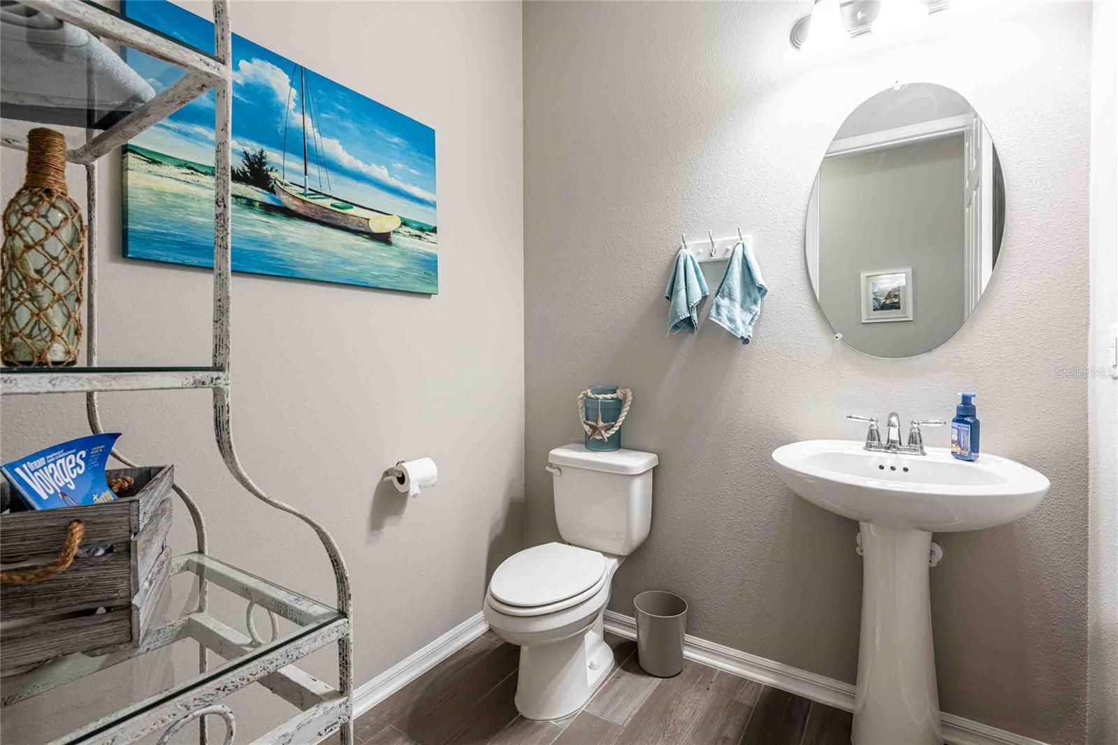 Listing photo id 13 for 8306 Bluevine Sky Drive