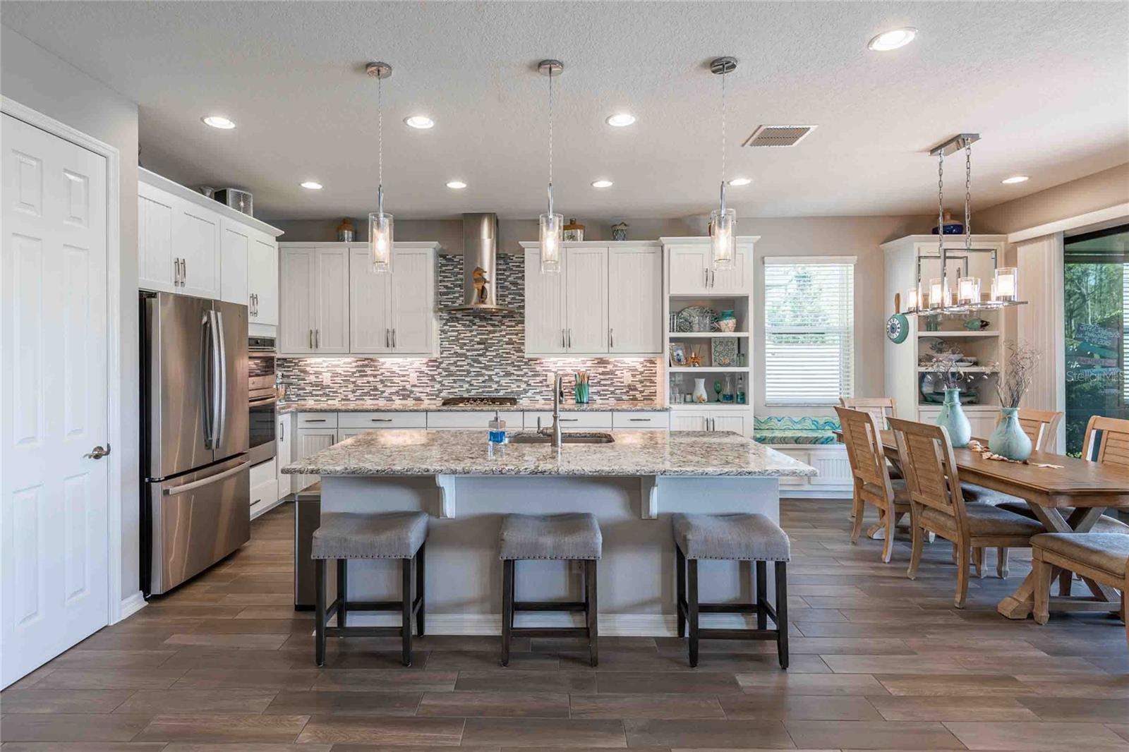 Listing photo id 24 for 8306 Bluevine Sky Drive