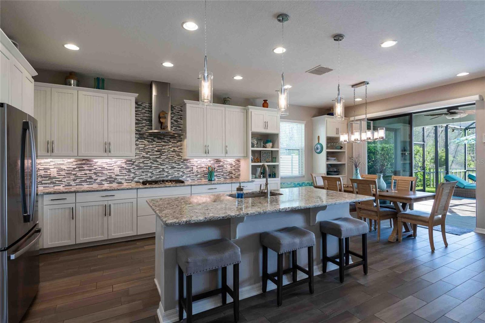 Listing photo id 25 for 8306 Bluevine Sky Drive