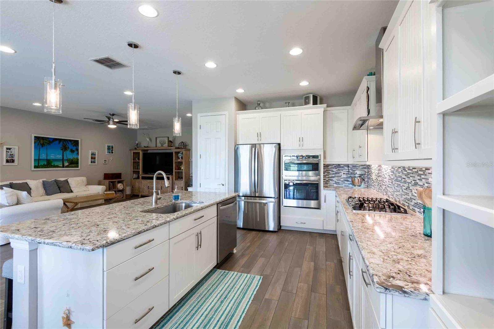 Listing photo id 27 for 8306 Bluevine Sky Drive