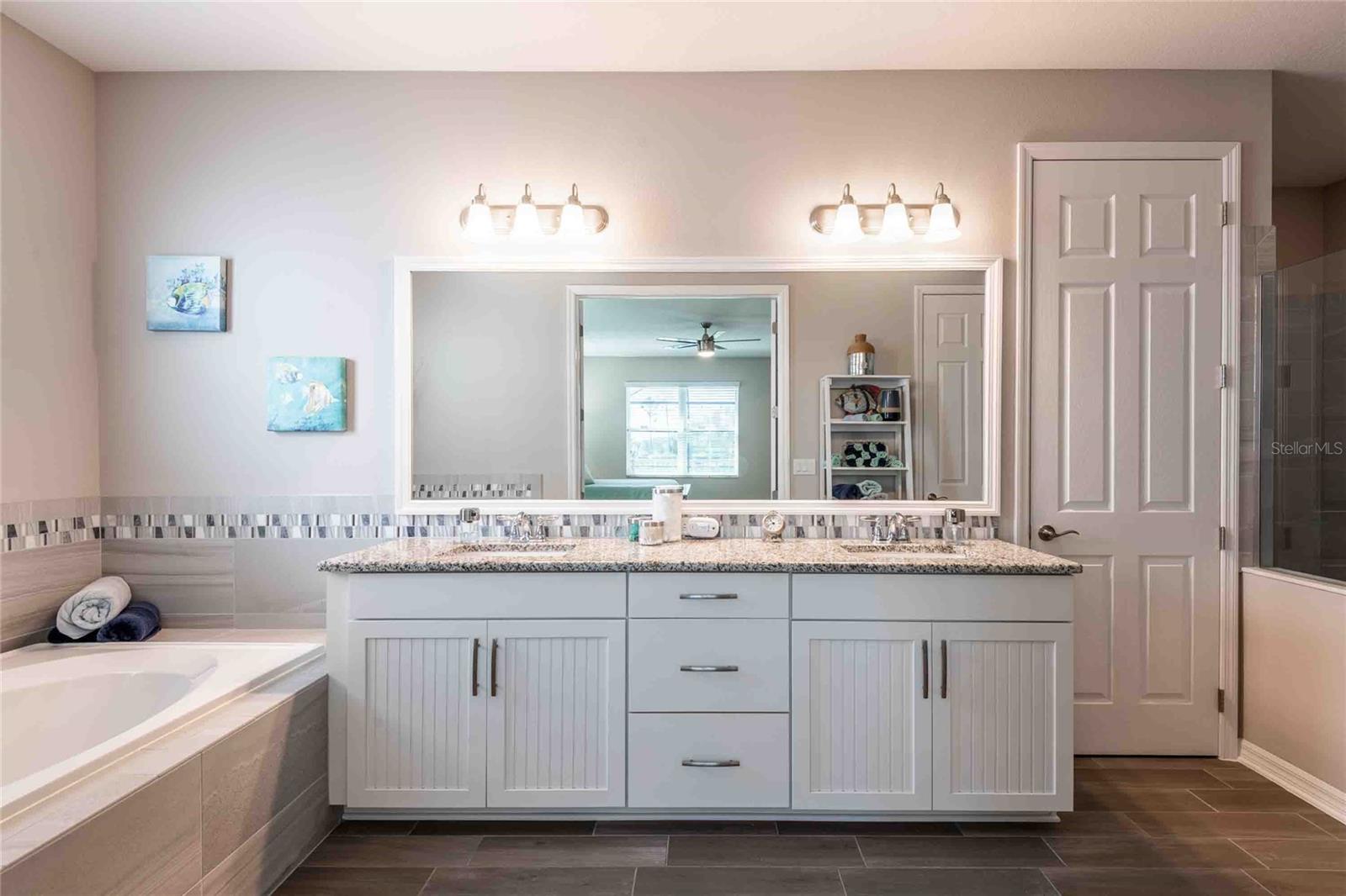 Listing photo id 34 for 8306 Bluevine Sky Drive