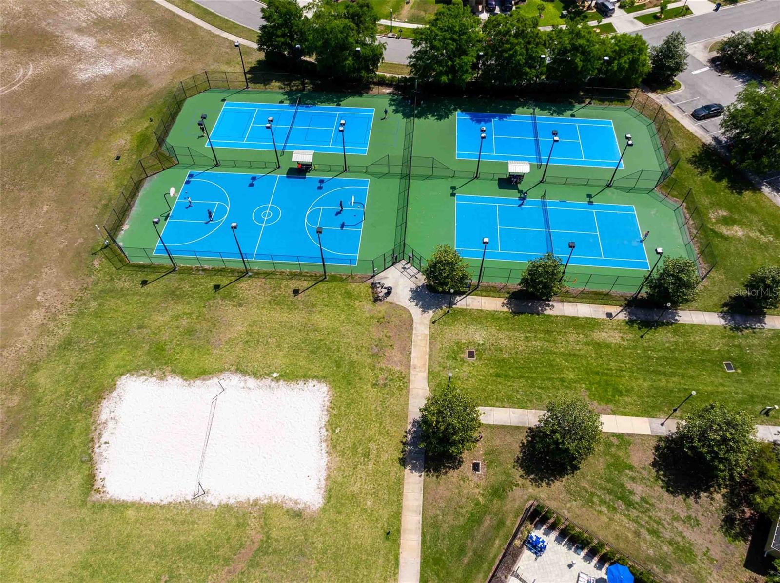 Listing photo id 72 for 8306 Bluevine Sky Drive