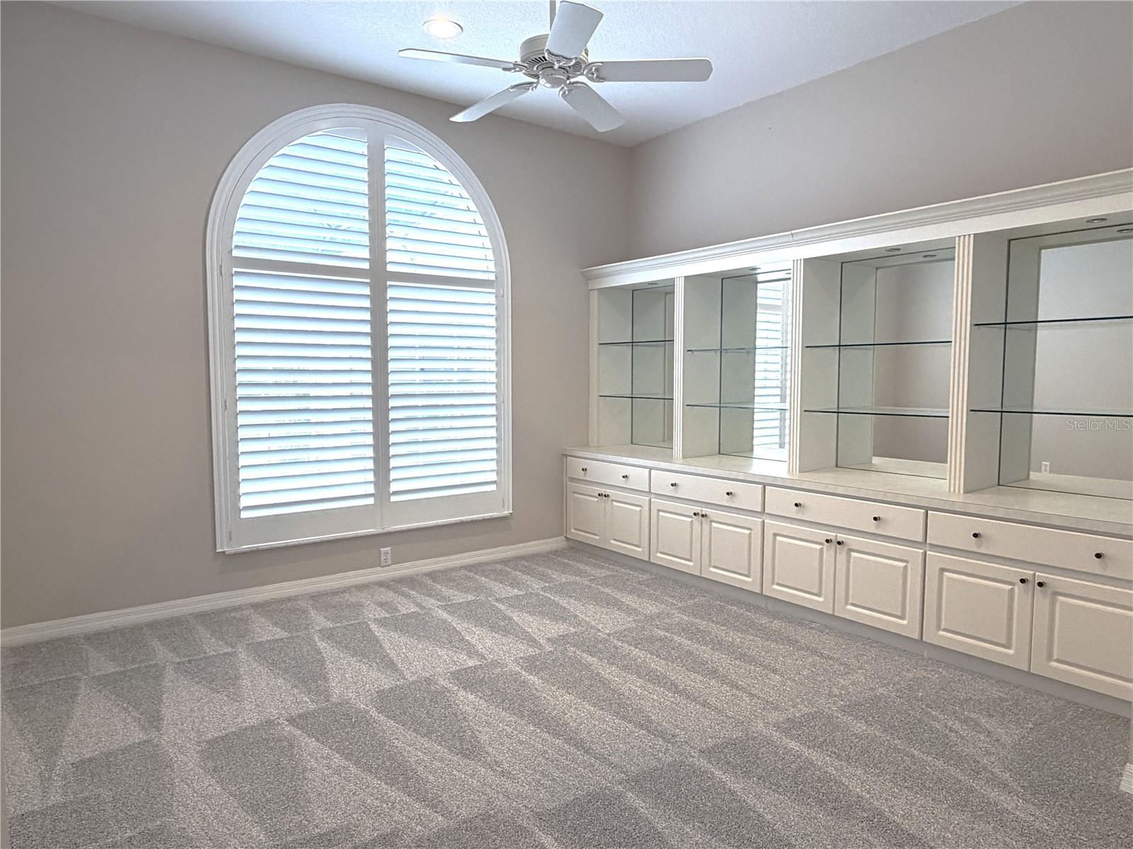 Image 3 of 21 For 13 Oak Village Boulevard S