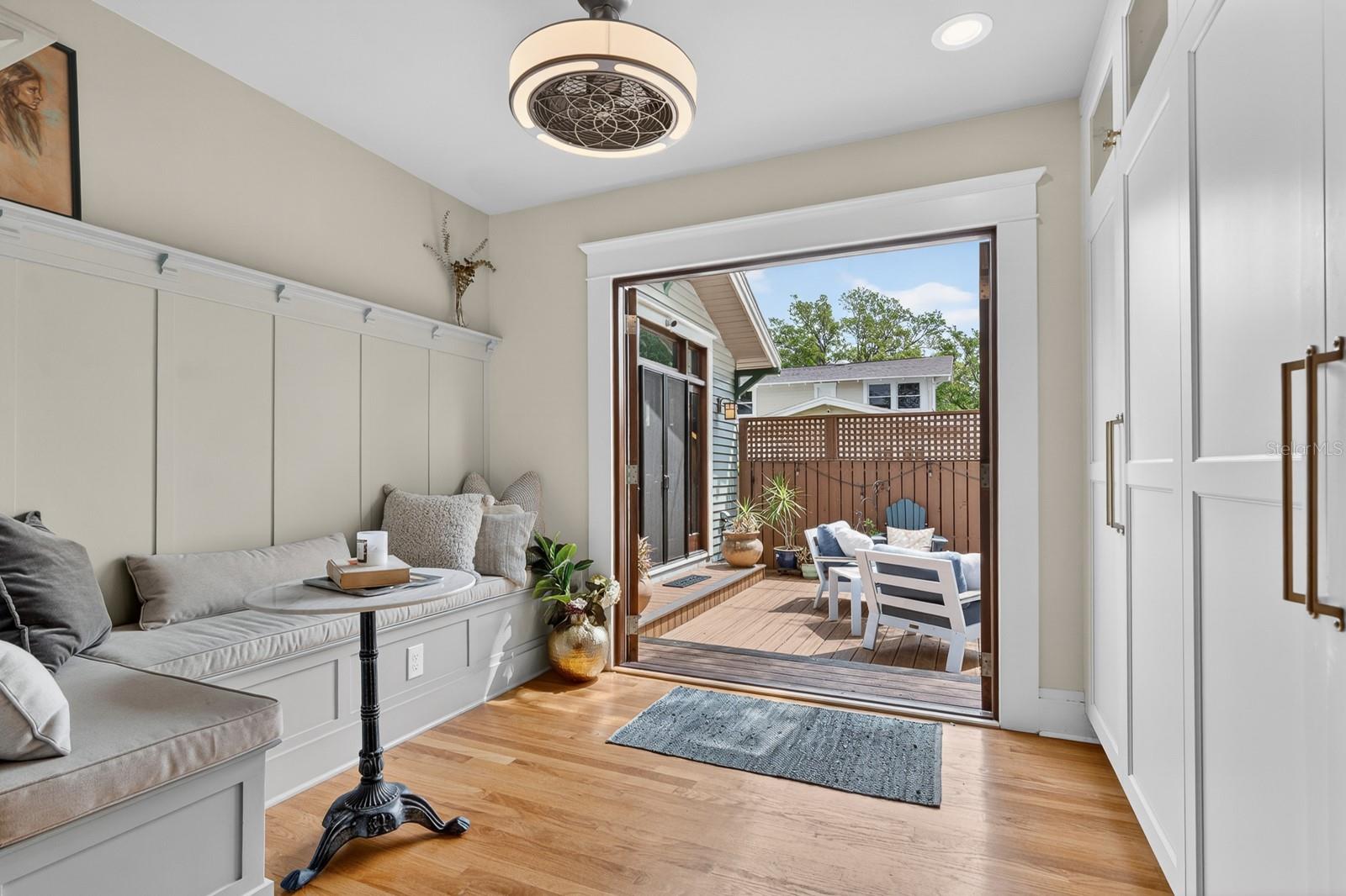 Listing photo id 20 for 718 Boulevard