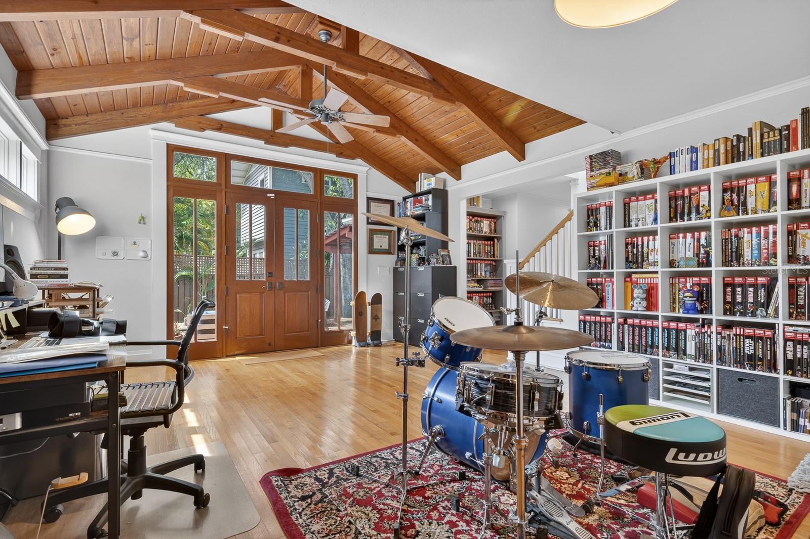 Listing photo id 28 for 718 Boulevard