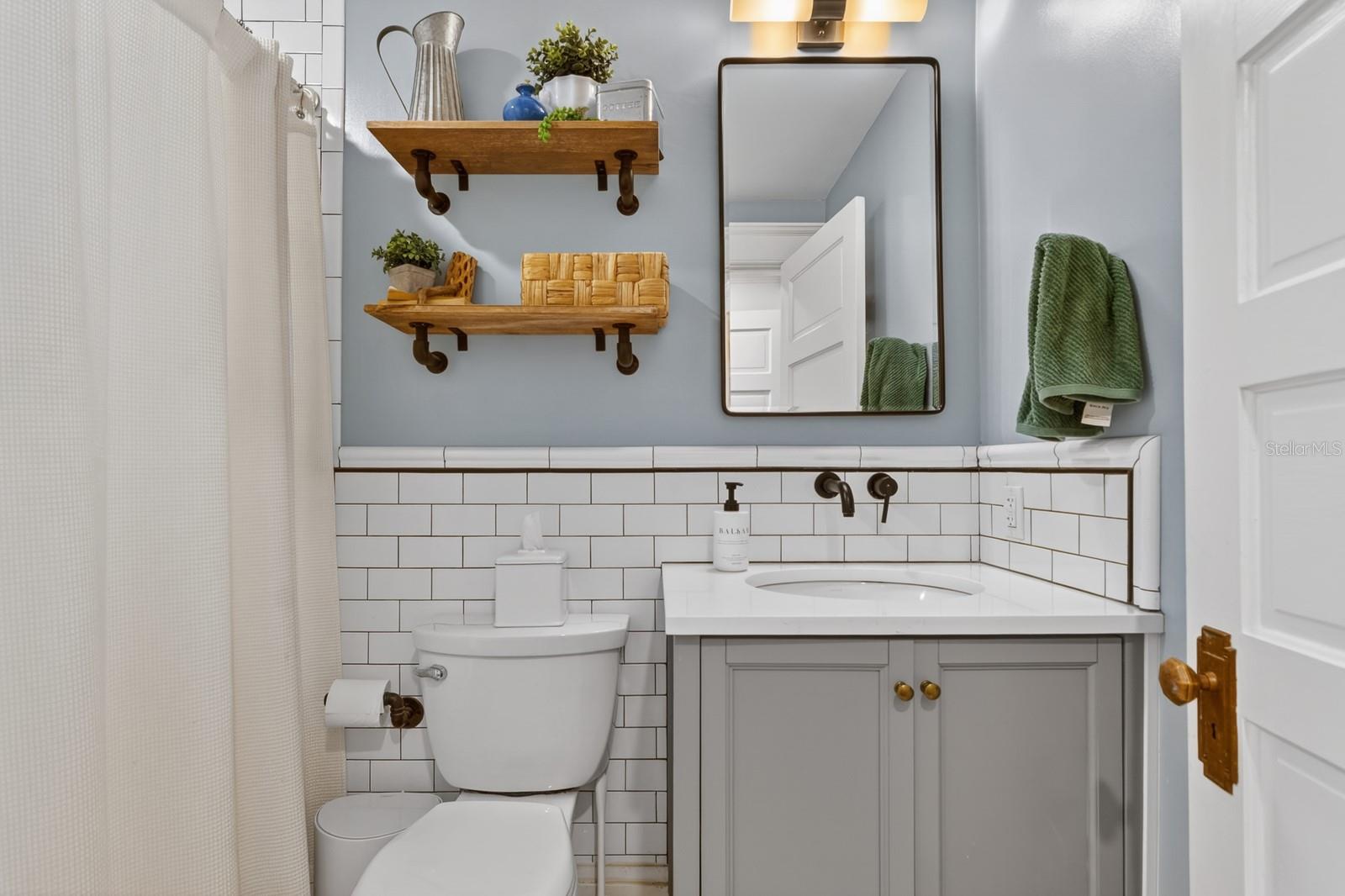 Listing photo id 31 for 718 Boulevard