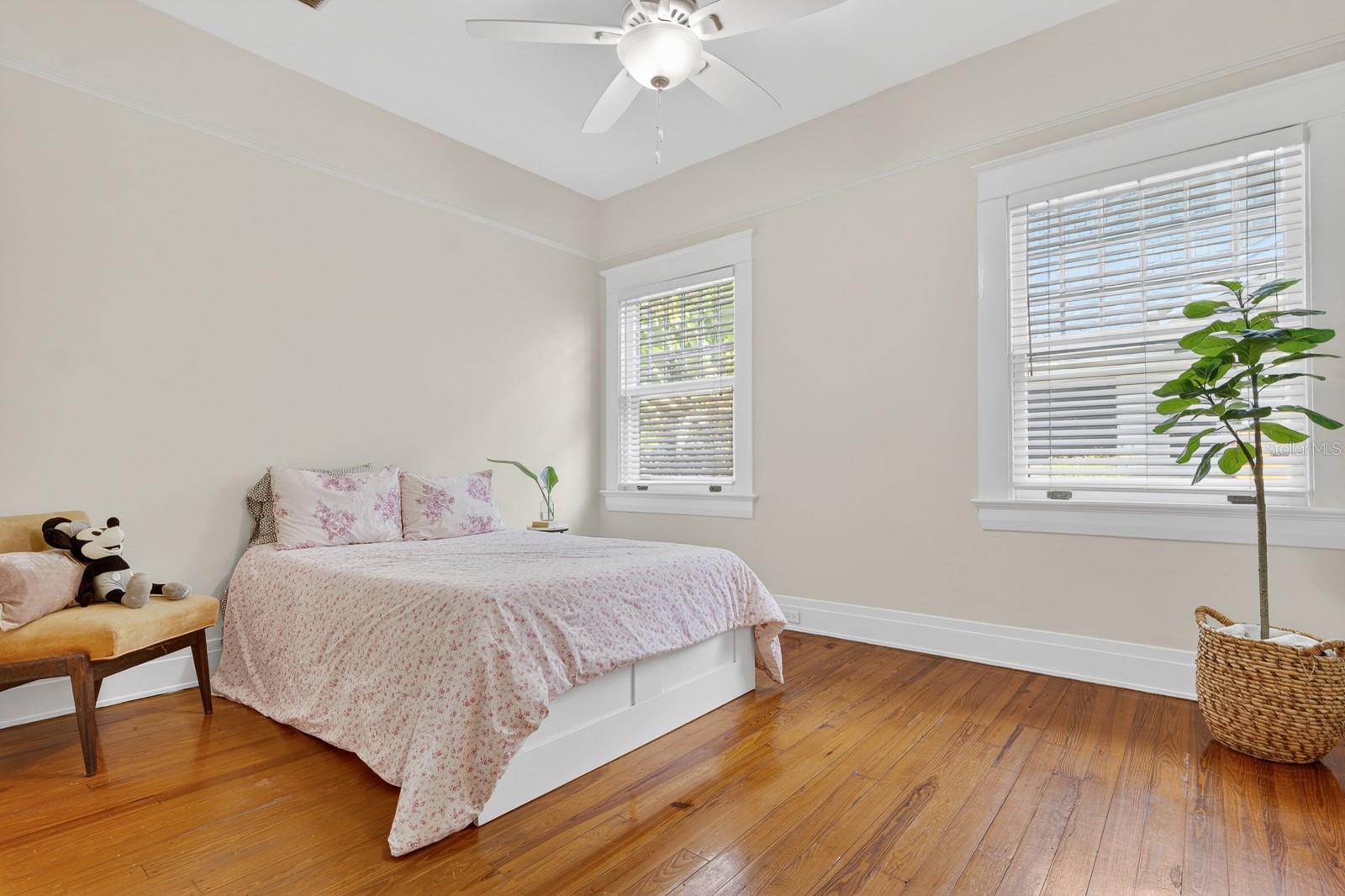 Listing photo id 33 for 718 Boulevard