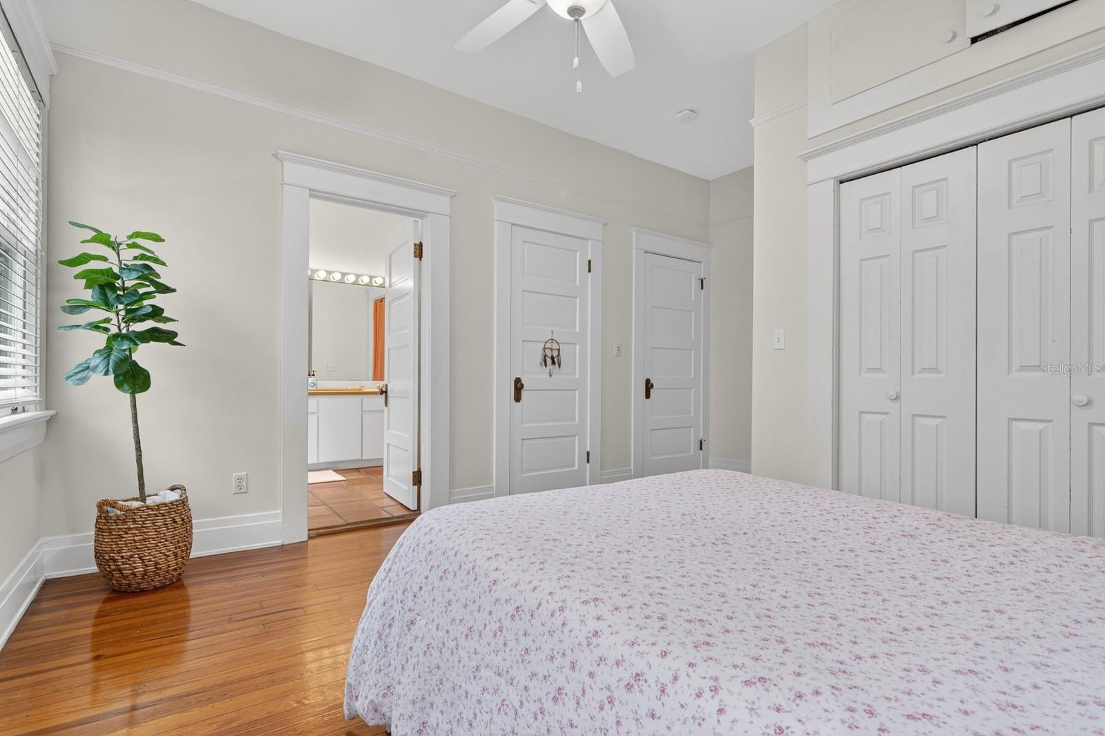 Listing photo id 34 for 718 Boulevard