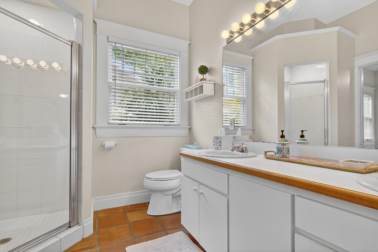 Listing photo id 36 for 718 Boulevard