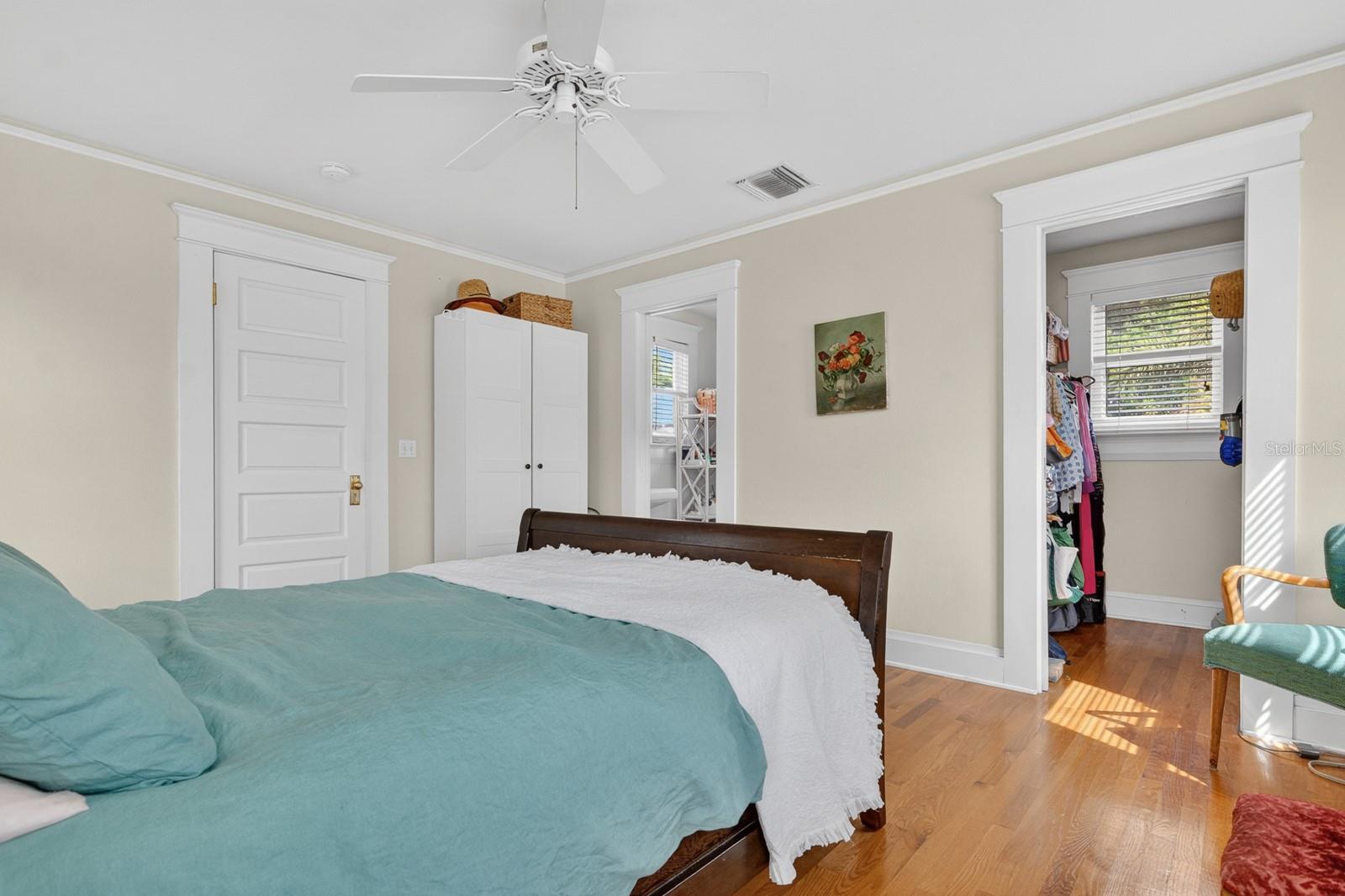 Listing photo id 39 for 718 Boulevard