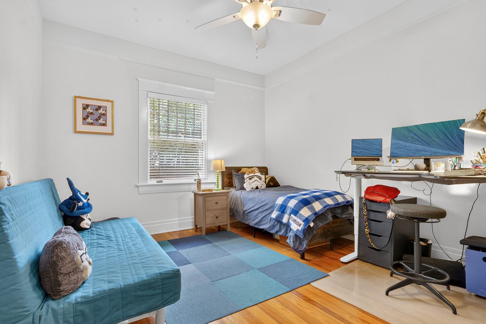 Listing photo id 41 for 718 Boulevard