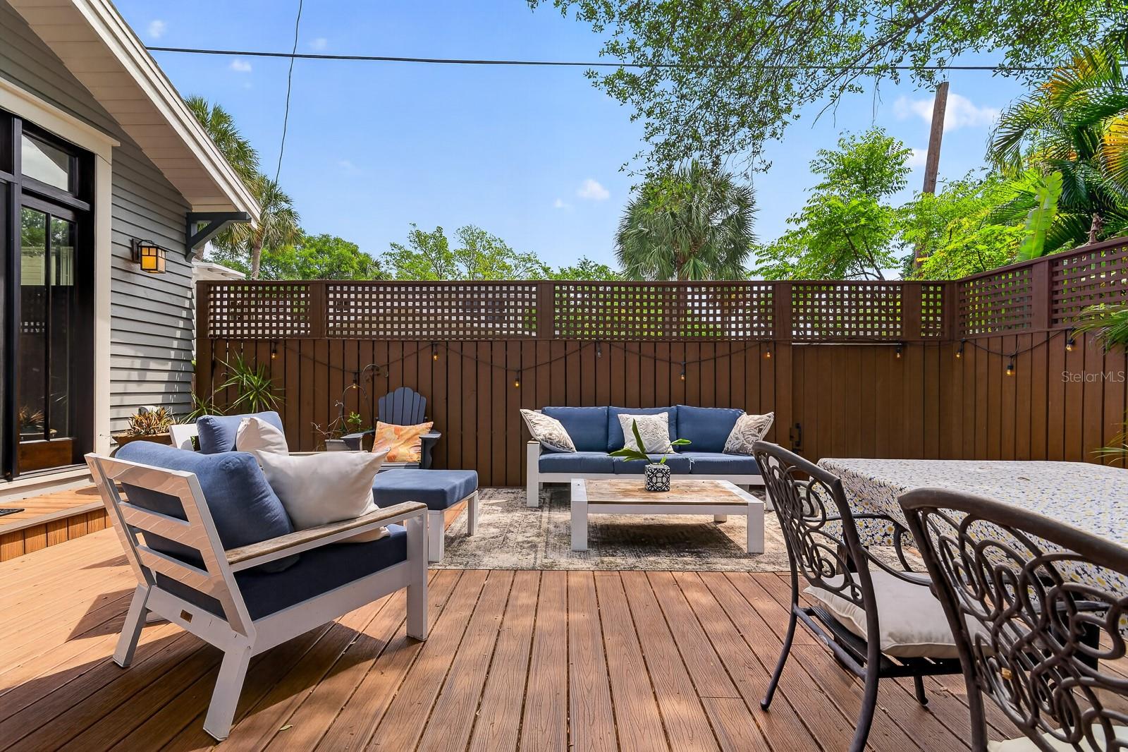 Listing photo id 43 for 718 Boulevard