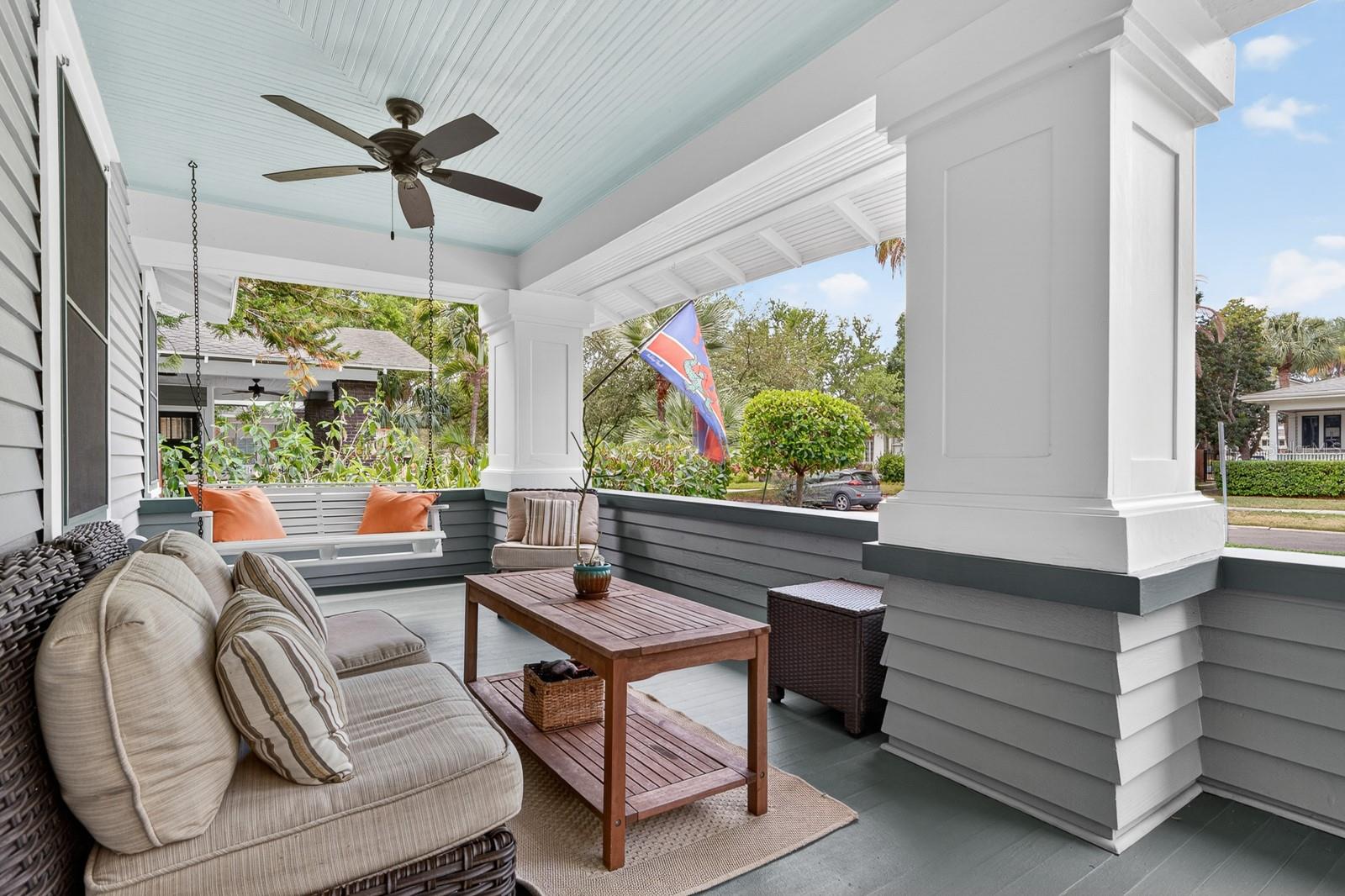 Listing photo id 3 for 718 Boulevard