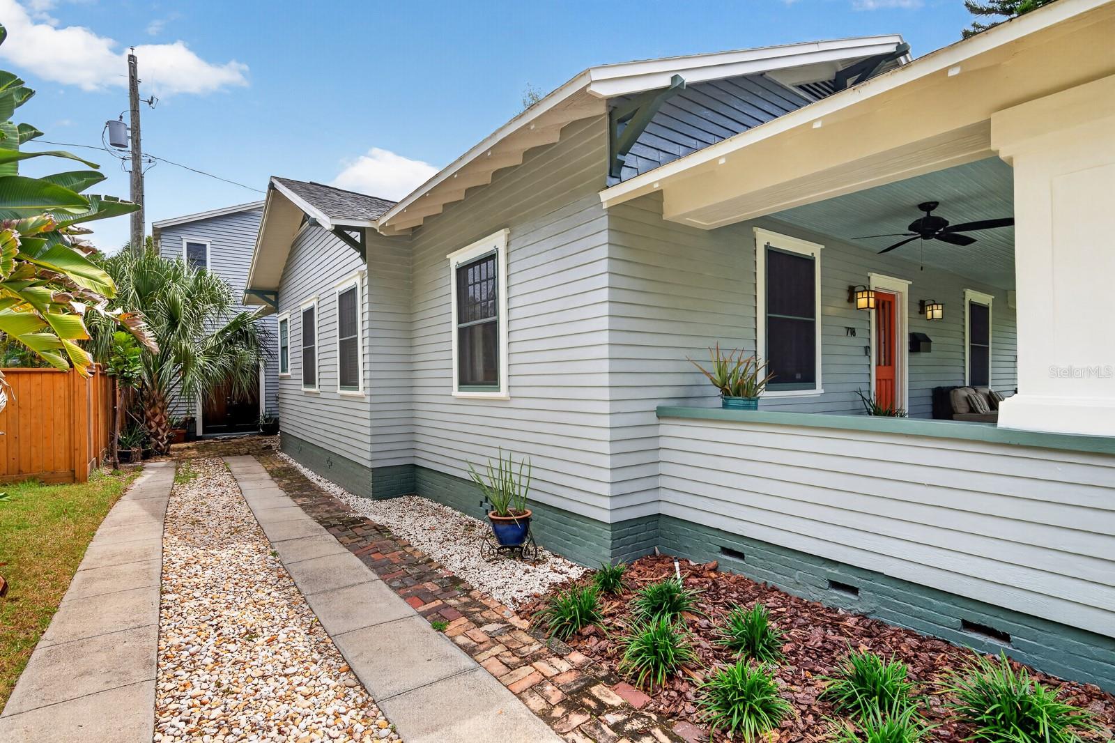 Listing photo id 48 for 718 Boulevard