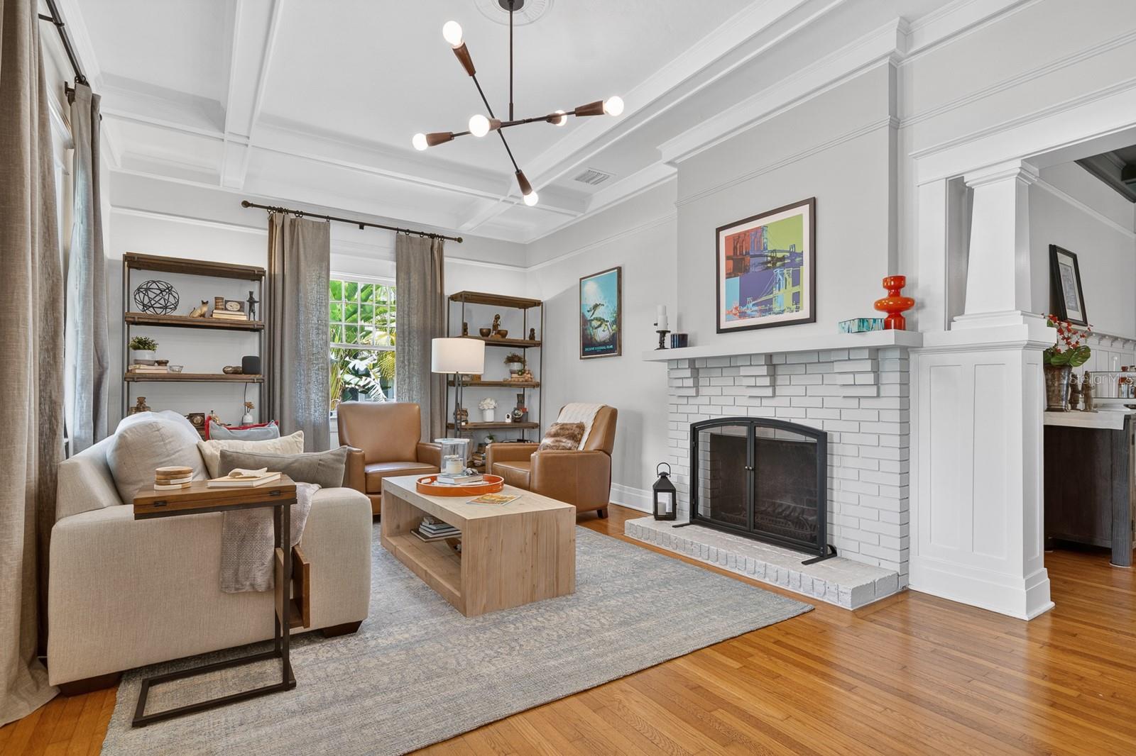 Listing photo id 6 for 718 Boulevard